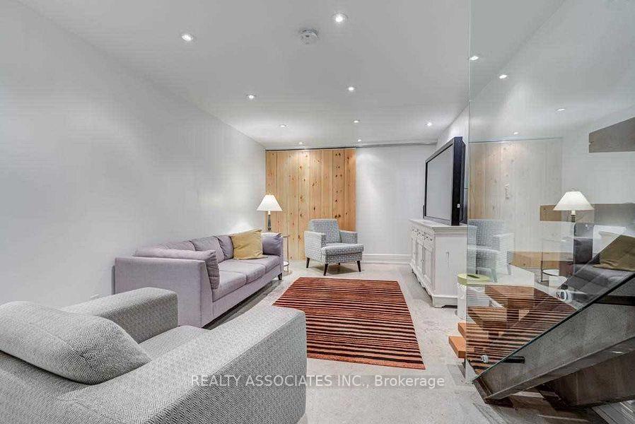 Photo 17 of 23 Afton Avenue, Toronto, Little Portugal — HOMEH