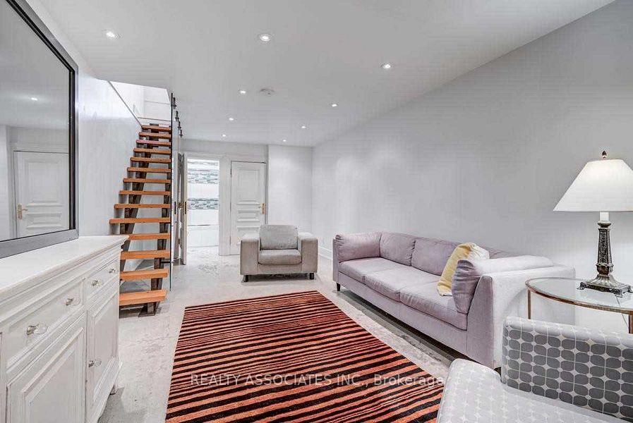 Photo 18 of 23 Afton Avenue, Toronto, Little Portugal — HOMEH