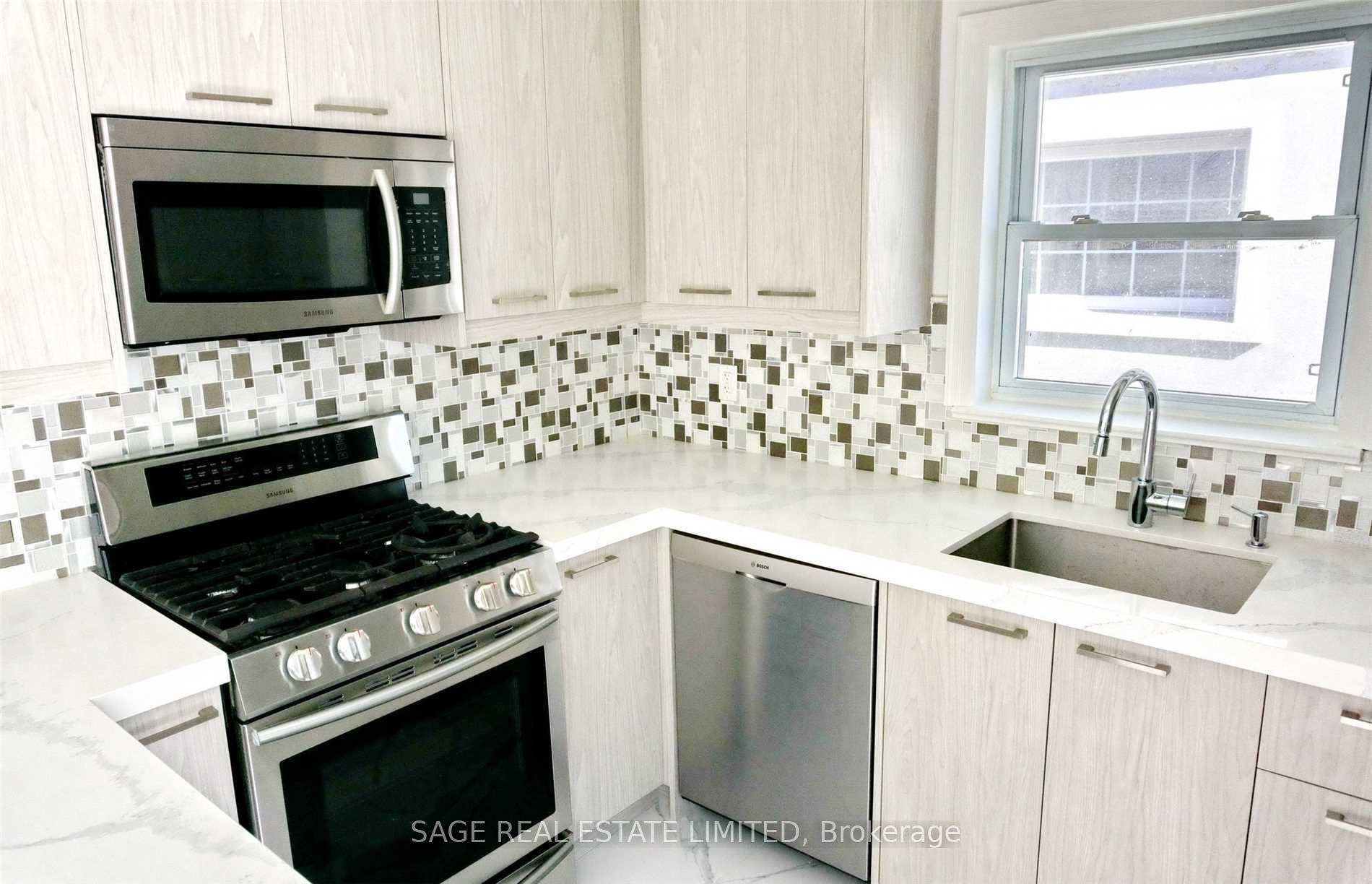 Photo 5 of Unit Main, 21 Norlong Boulevard, Toronto, East York — HOMEH