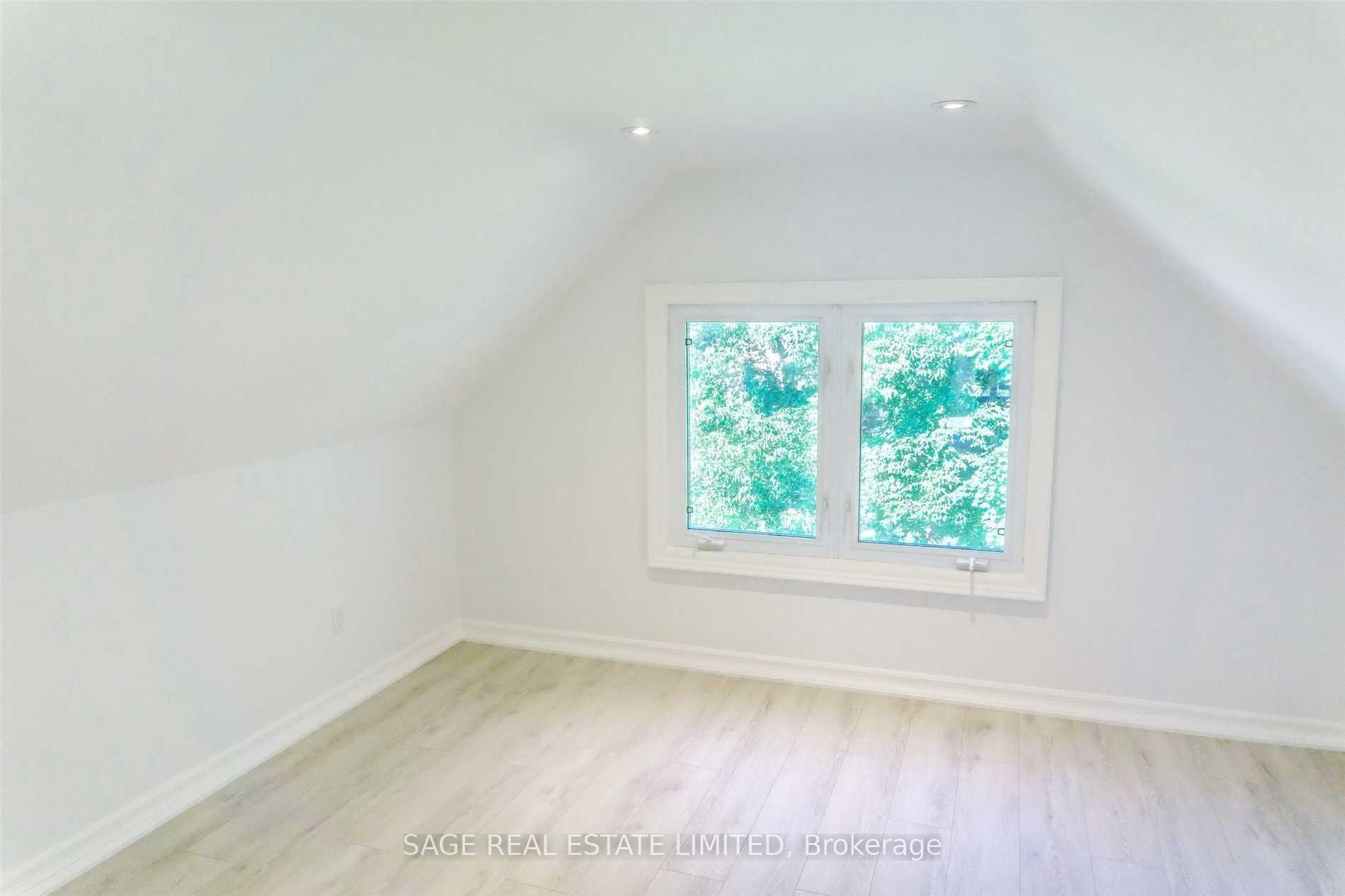 Photo 10 of Unit Main, 21 Norlong Boulevard, Toronto, East York — HOMEH