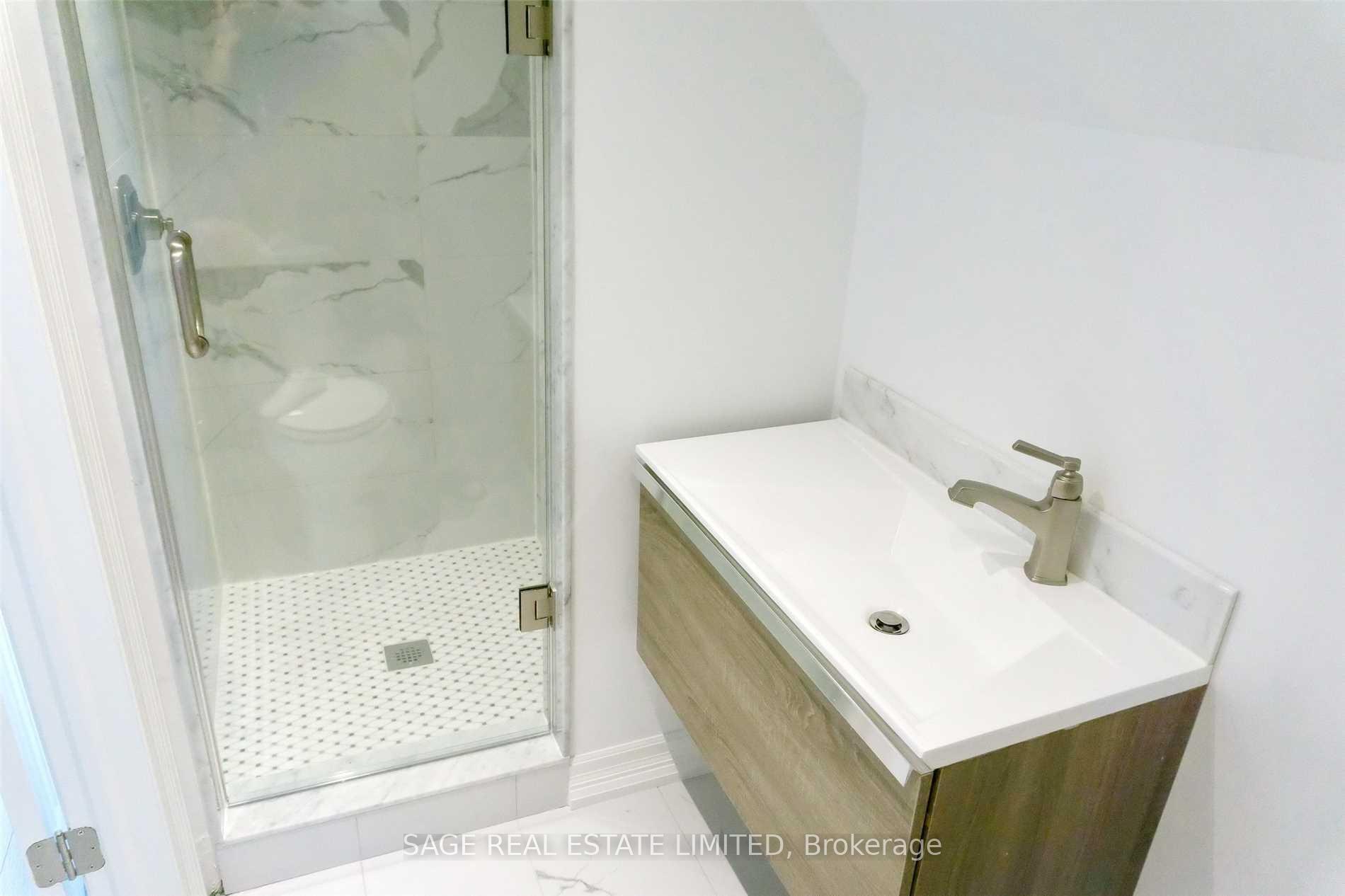 Photo 13 of Unit Main, 21 Norlong Boulevard, Toronto, East York — HOMEH