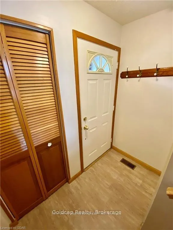 Photo 3 of Unit 13, 201 Silvercreek Parkway N, Guelph, Junction/Onward Willow — HOMEH