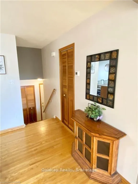 Photo 4 of Unit 13, 201 Silvercreek Parkway N, Guelph, Junction/Onward Willow — HOMEH