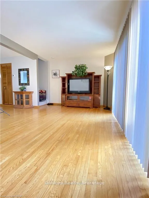 Photo 12 of Unit 13, 201 Silvercreek Parkway N, Guelph, Junction/Onward Willow — HOMEH
