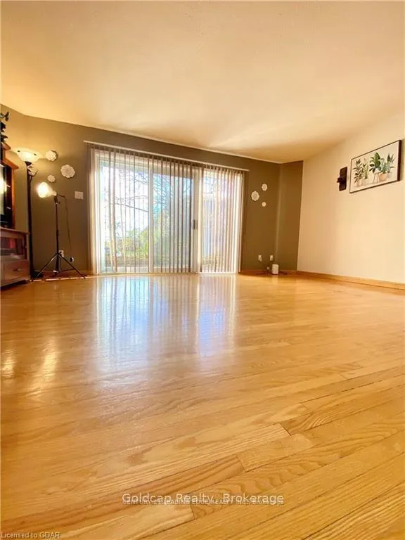 Photo 13 of Unit 13, 201 Silvercreek Parkway N, Guelph, Junction/Onward Willow — HOMEH