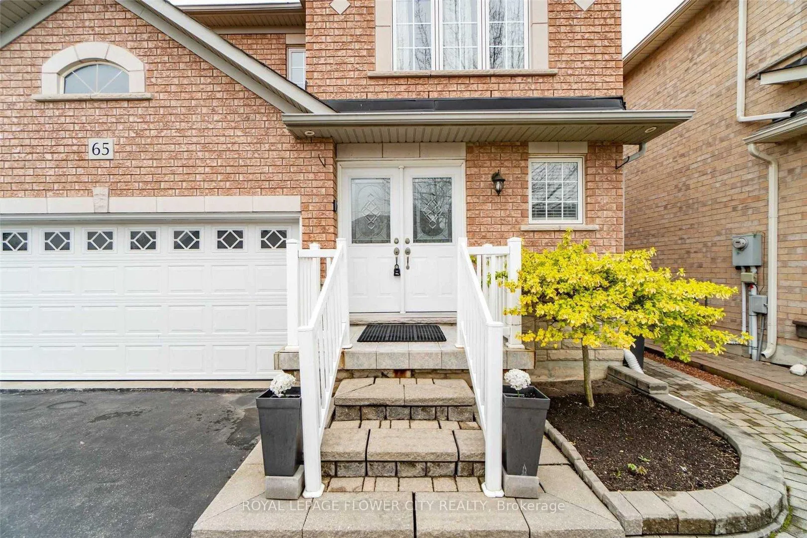 Photo 2 of 65 Sedgewick Circle, Brampton, Fletcher's Meadow — HOMEH