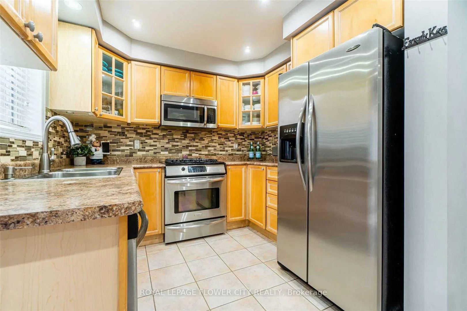 Photo 6 of 65 Sedgewick Circle, Brampton, Fletcher's Meadow — HOMEH