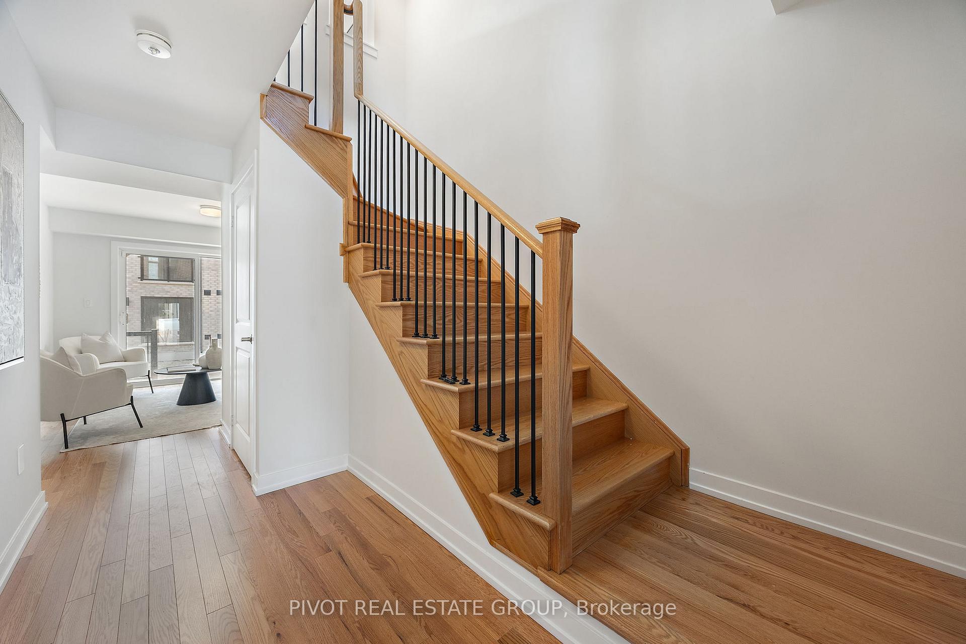 Photo 3 of 26 Danielle Moore Circle, Scarborough, Bendale — HOMEH