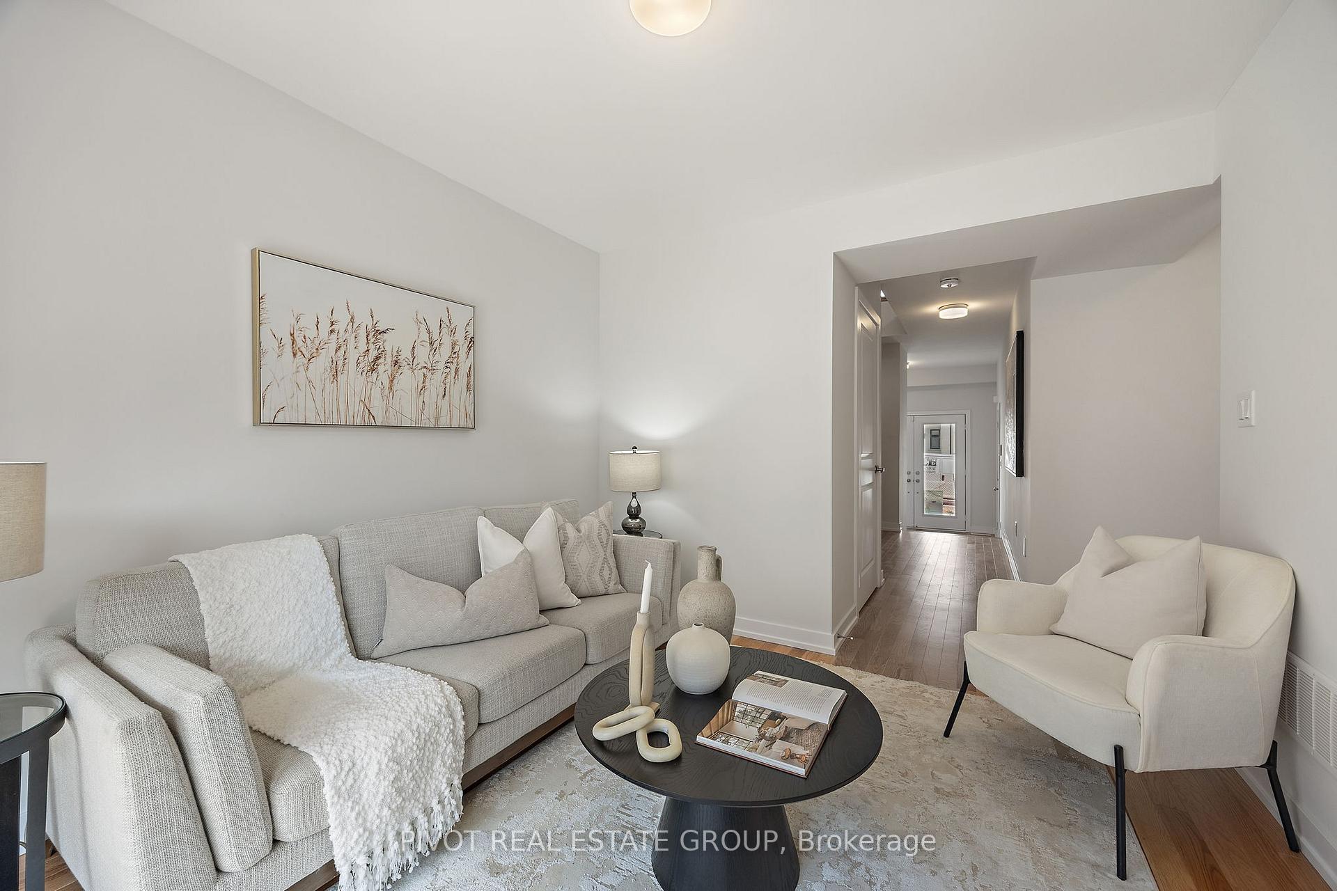 Photo 5 of 26 Danielle Moore Circle, Scarborough, Bendale — HOMEH