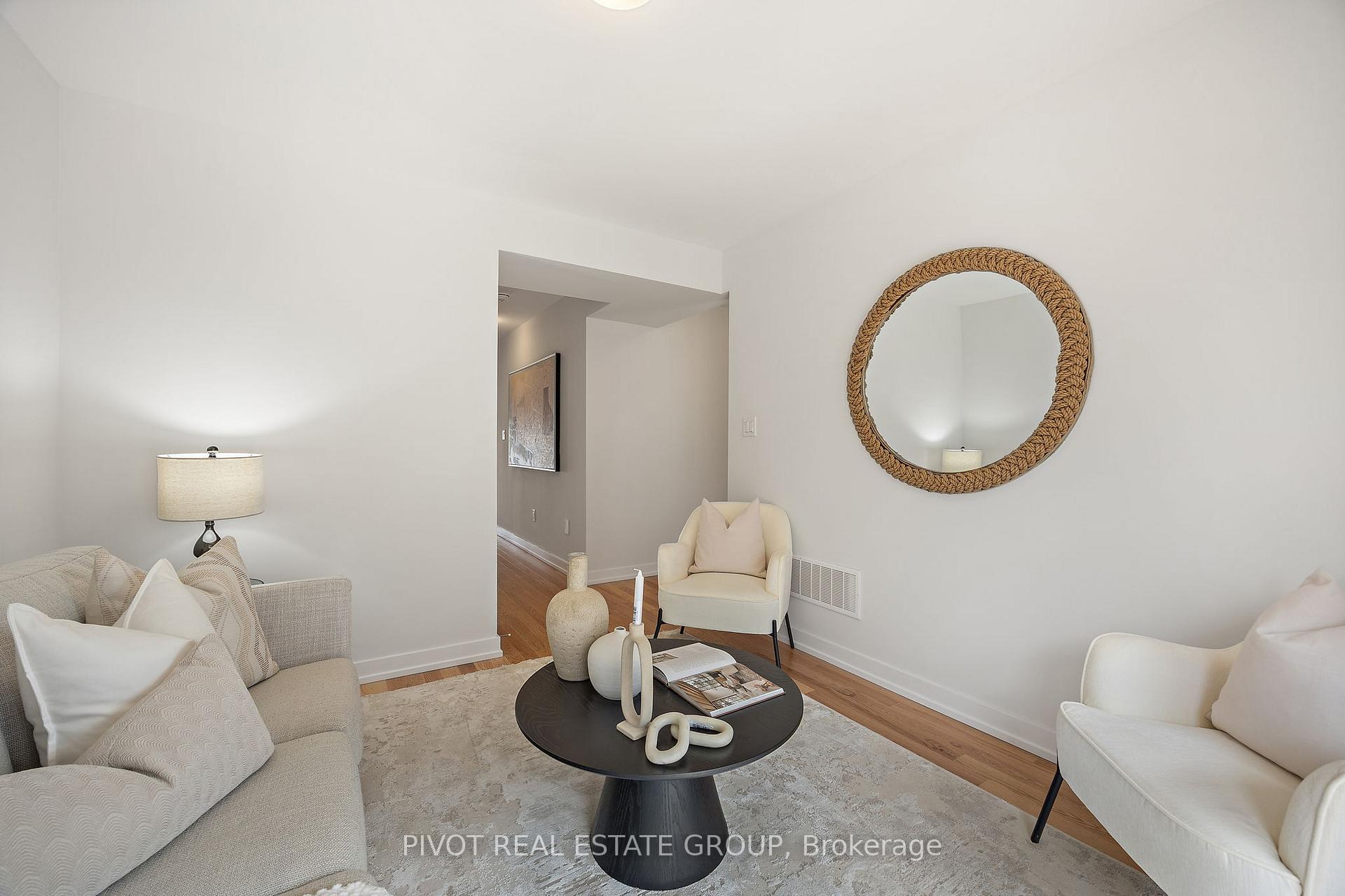 Photo 6 of 26 Danielle Moore Circle, Scarborough, Bendale — HOMEH