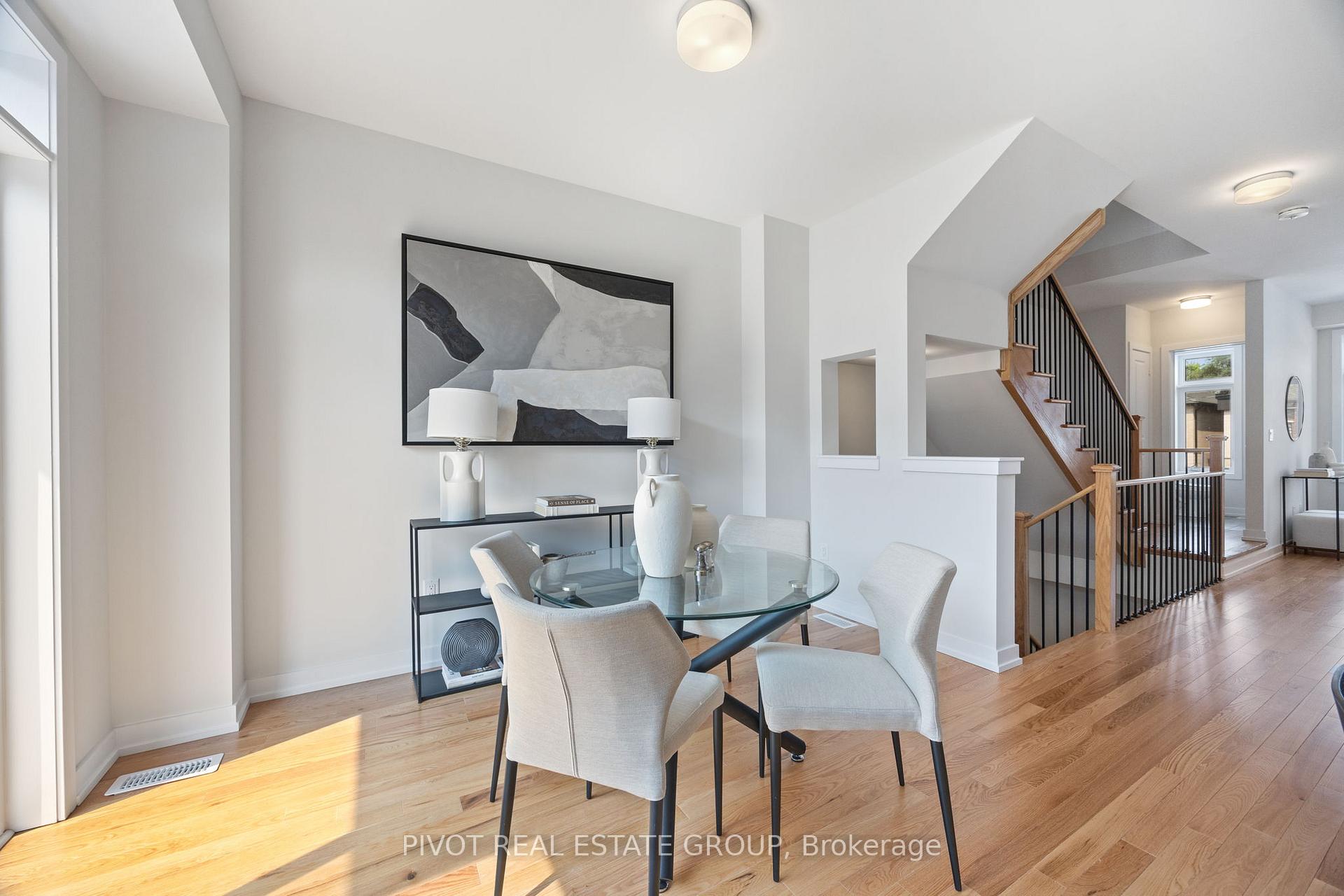 Photo 16 of 26 Danielle Moore Circle, Scarborough, Bendale — HOMEH