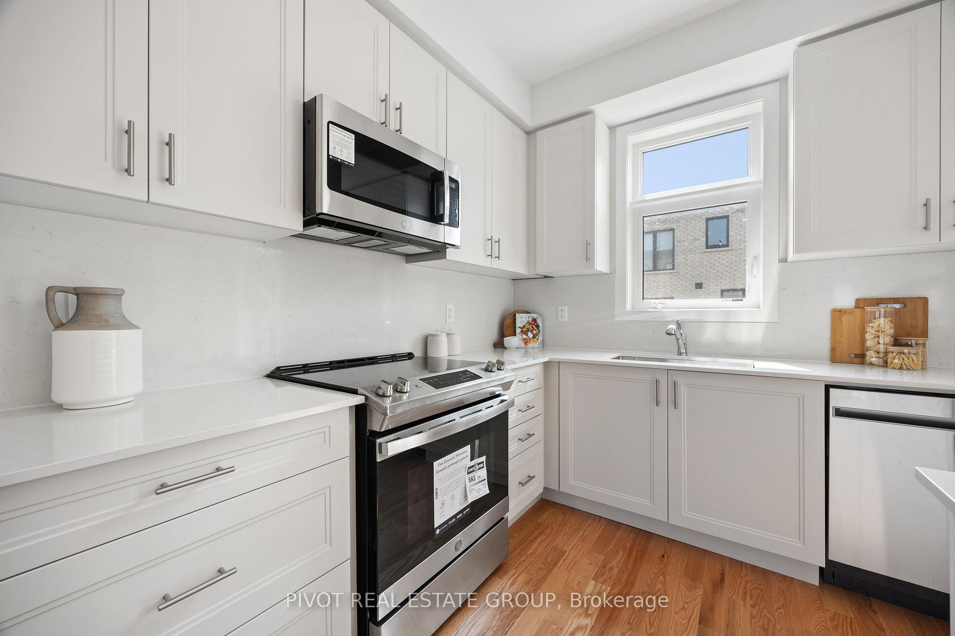 Photo 18 of 26 Danielle Moore Circle, Scarborough, Bendale — HOMEH