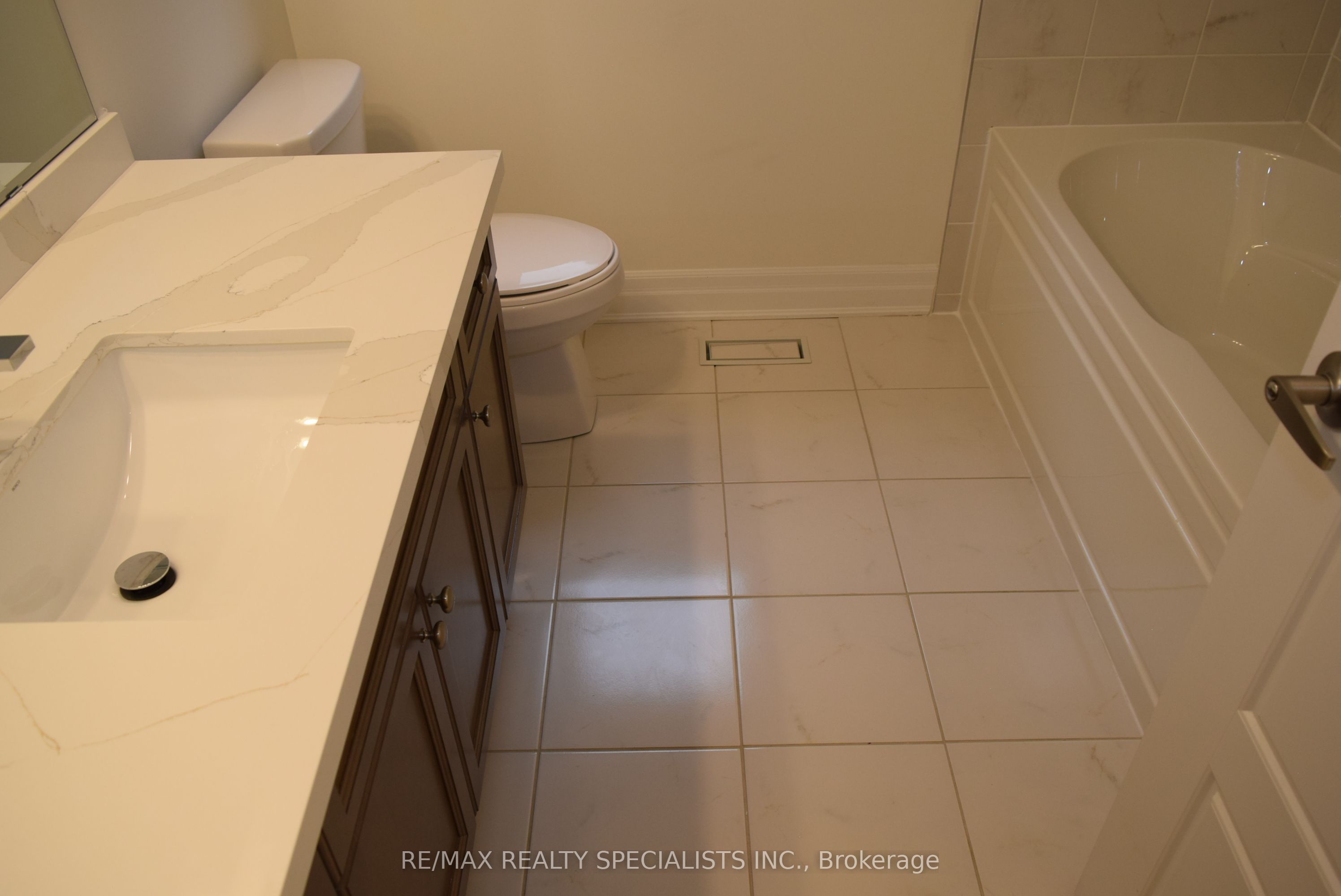 Photo 78 of 588 Juneberry Court, Milton, Cobban — HOMEH