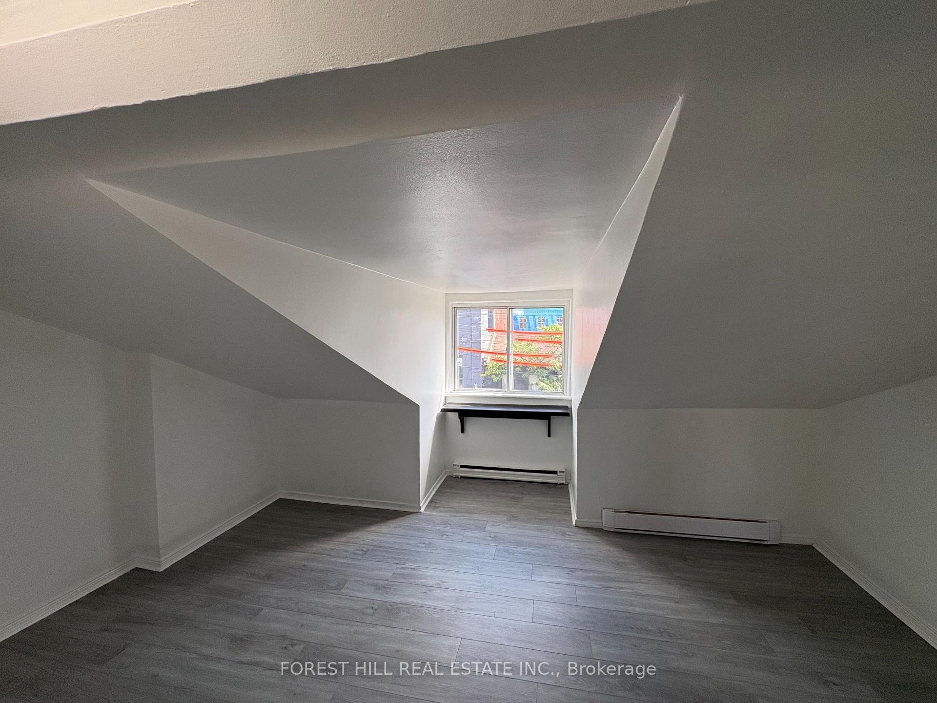 Photo 4 of Unit 3, 480 Queen Street W, Toronto, Kensington-Chinatown — HOMEH