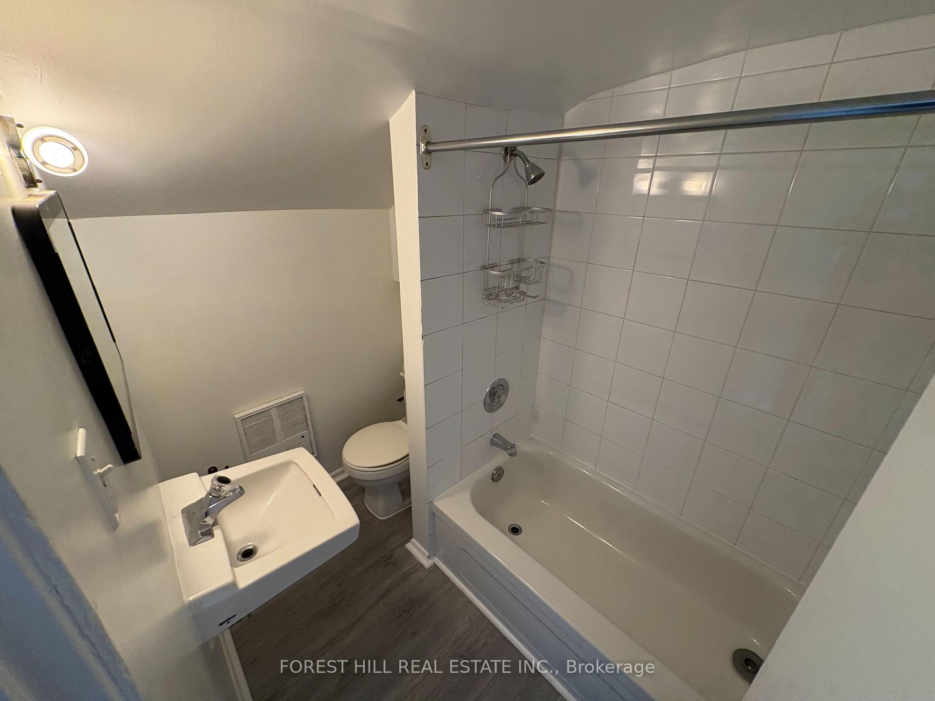 Photo 6 of Unit 3, 480 Queen Street W, Toronto, Kensington-Chinatown — HOMEH