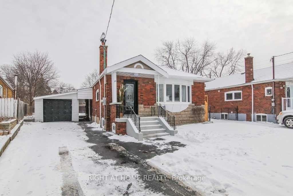 Front of Unit Bsmt, 39 Porter Crescent