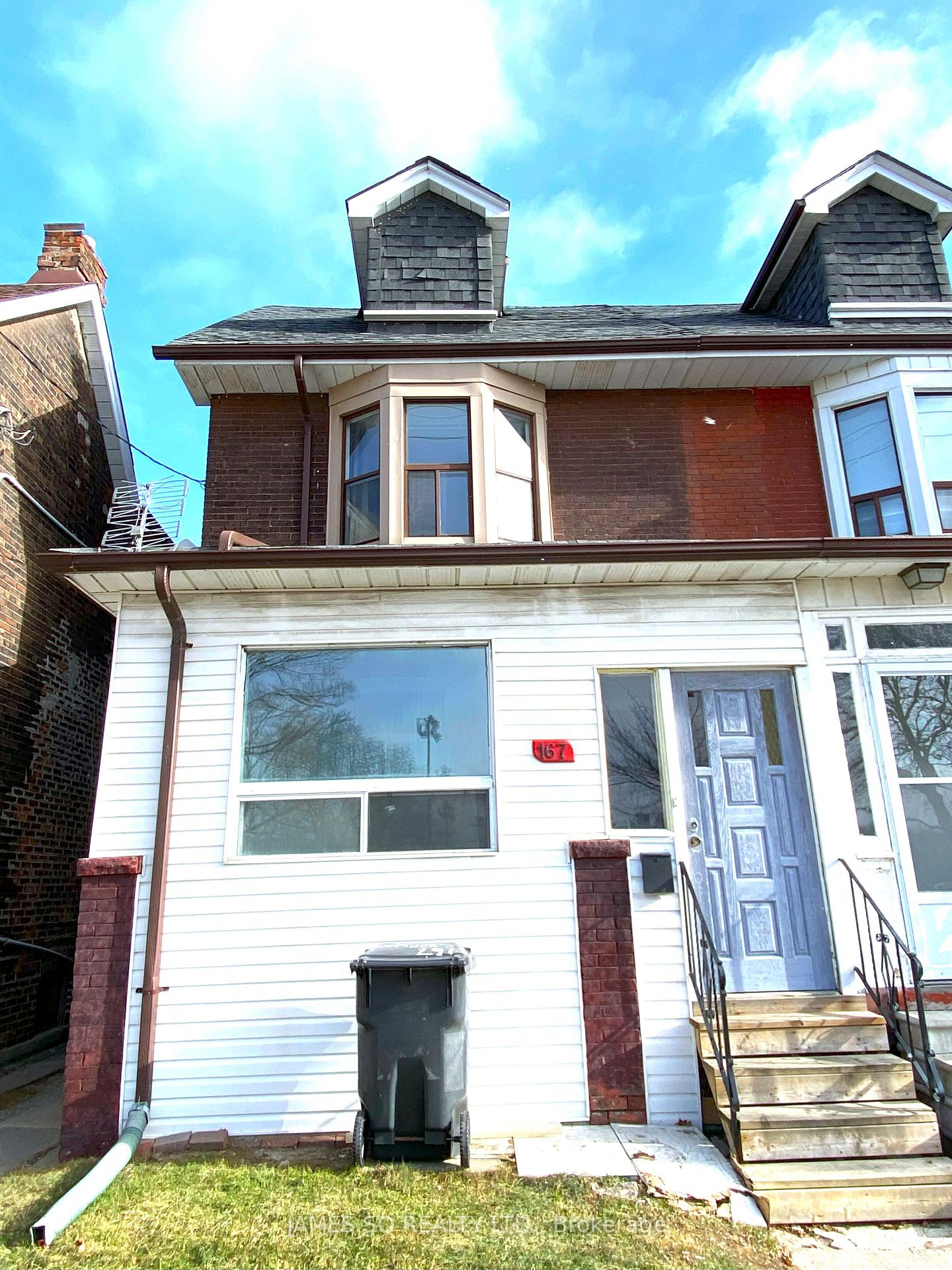 Front of Unit 2nd Fl, 167 Greenwood Avenue