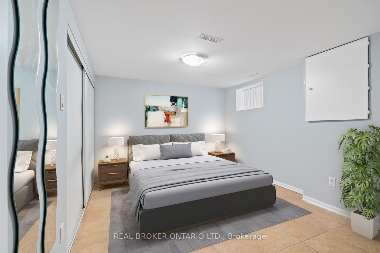 Photo 2 of Unit Bsmt, 94 Chisholm Avenue, Toronto, Woodbine-Lumsden — HOMEH