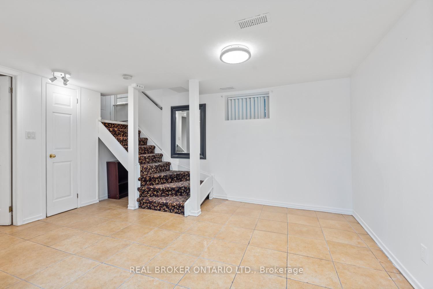 Photo 4 of Unit Bsmt, 94 Chisholm Avenue, Toronto, Woodbine-Lumsden — HOMEH