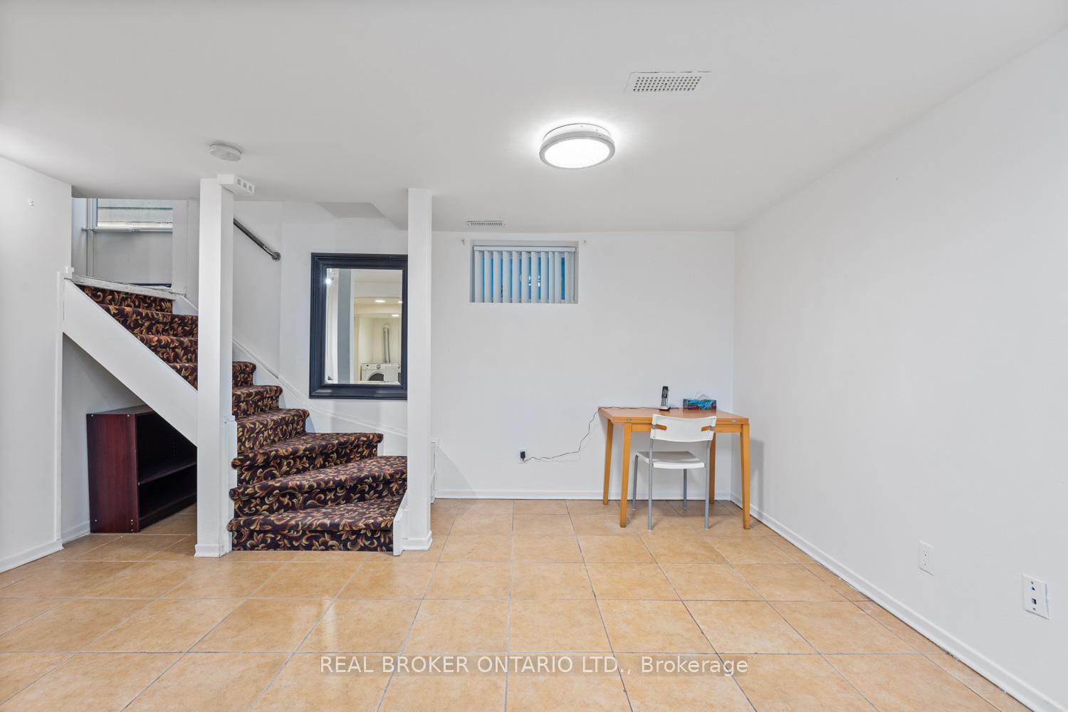 Photo 5 of Unit Bsmt, 94 Chisholm Avenue, Toronto, Woodbine-Lumsden — HOMEH