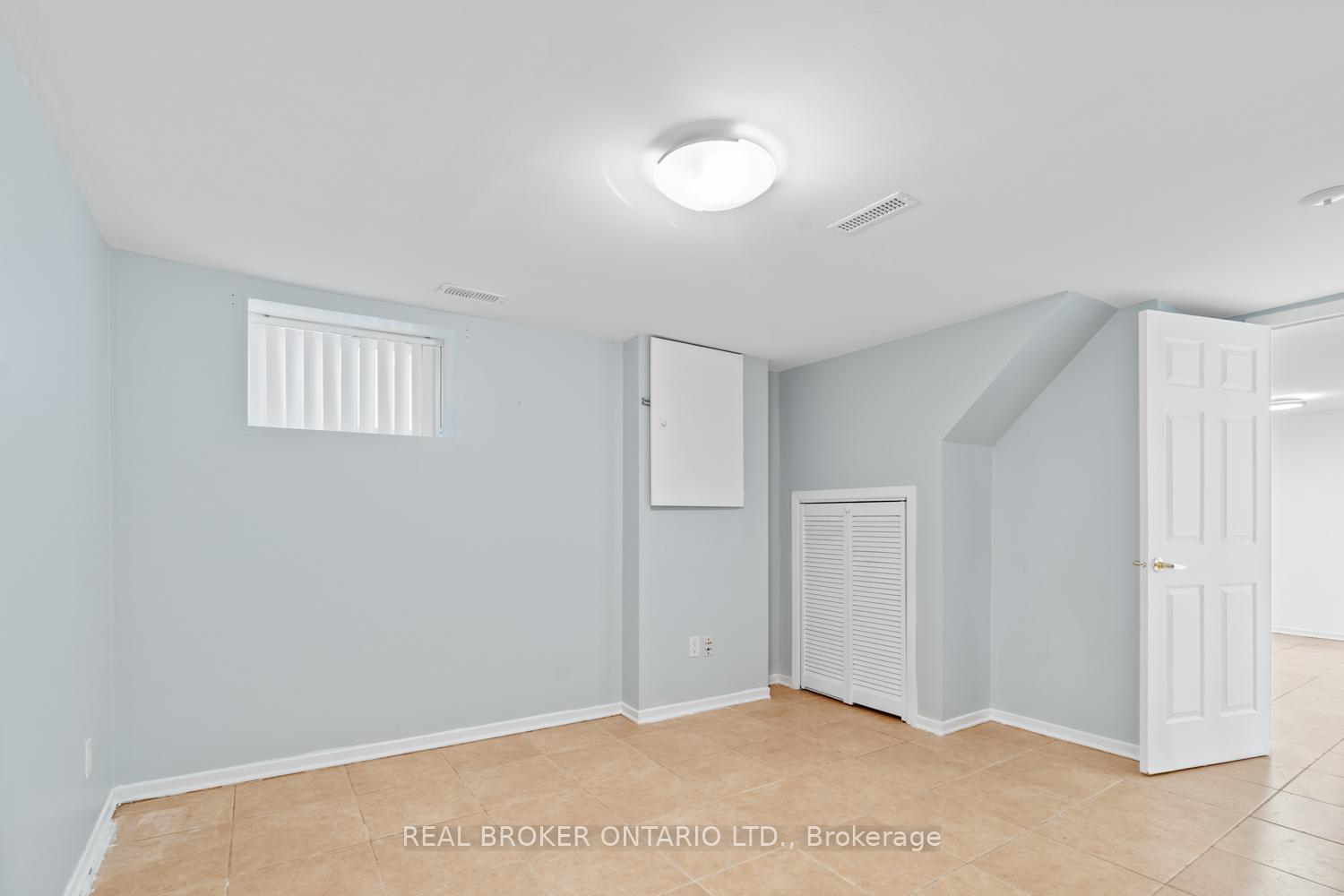 Photo 13 of Unit Bsmt, 94 Chisholm Avenue, Toronto, Woodbine-Lumsden — HOMEH