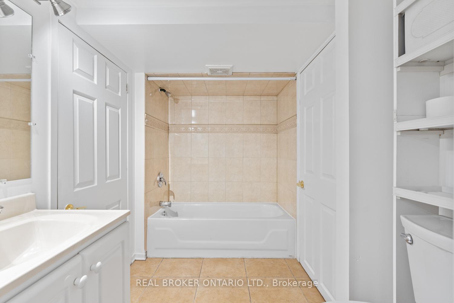Photo 14 of Unit Bsmt, 94 Chisholm Avenue, Toronto, Woodbine-Lumsden — HOMEH