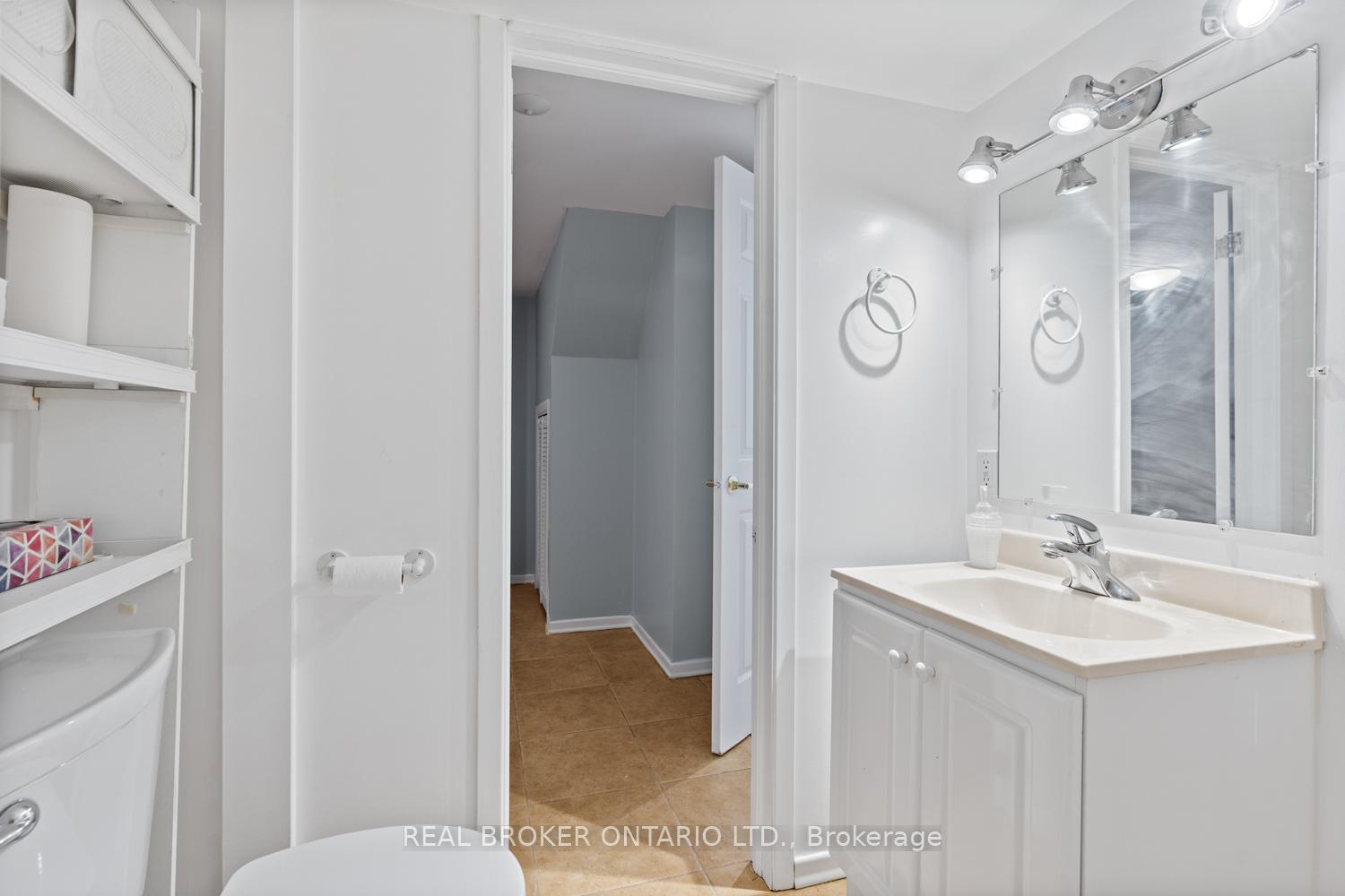 Photo 15 of Unit Bsmt, 94 Chisholm Avenue, Toronto, Woodbine-Lumsden — HOMEH
