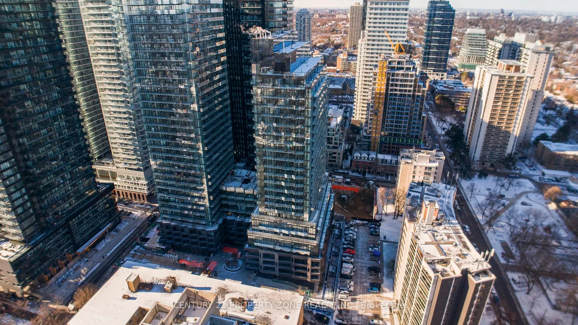 Photo 3 of Unit 904N, 120 Broadway Avenue, Toronto, Mount Pleasant West — HOMEH