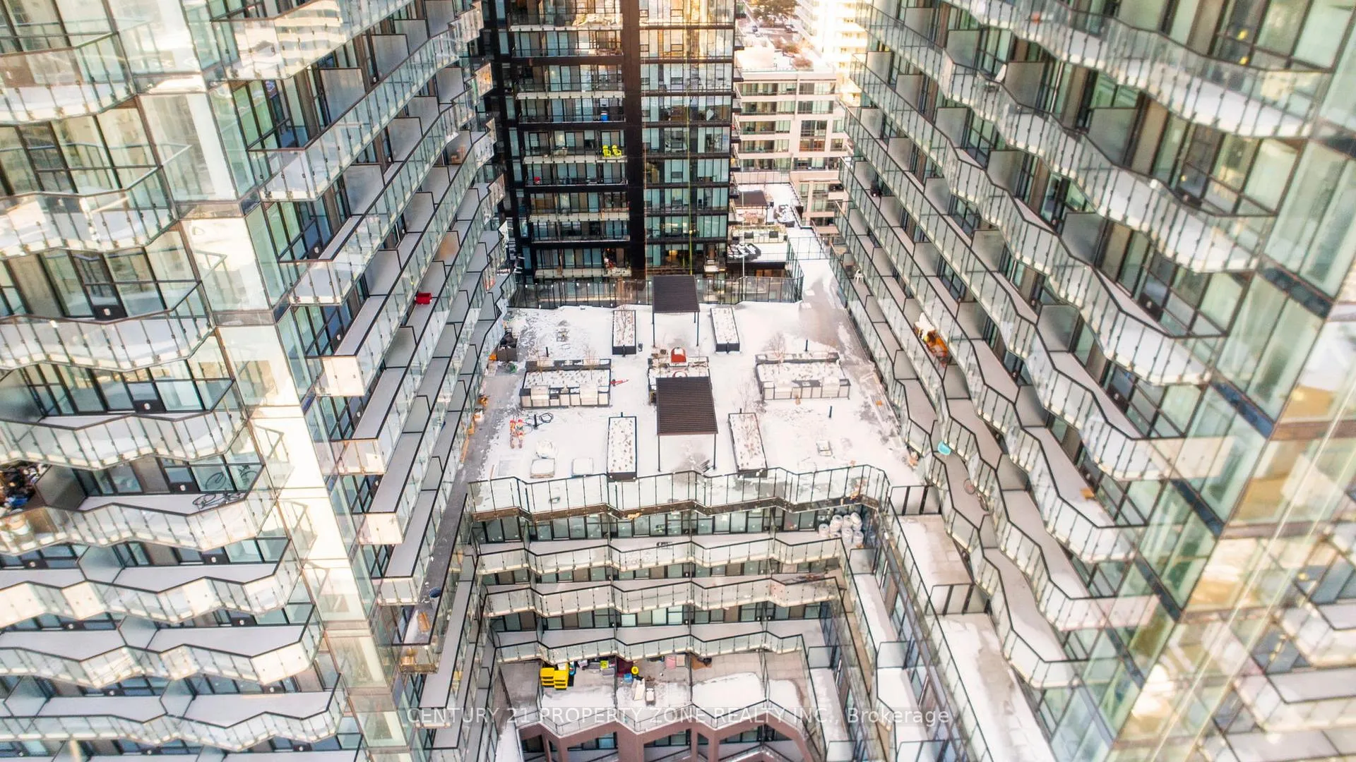 Photo 4 of Unit 904N, 120 Broadway Avenue, Toronto, Mount Pleasant West — HOMEH