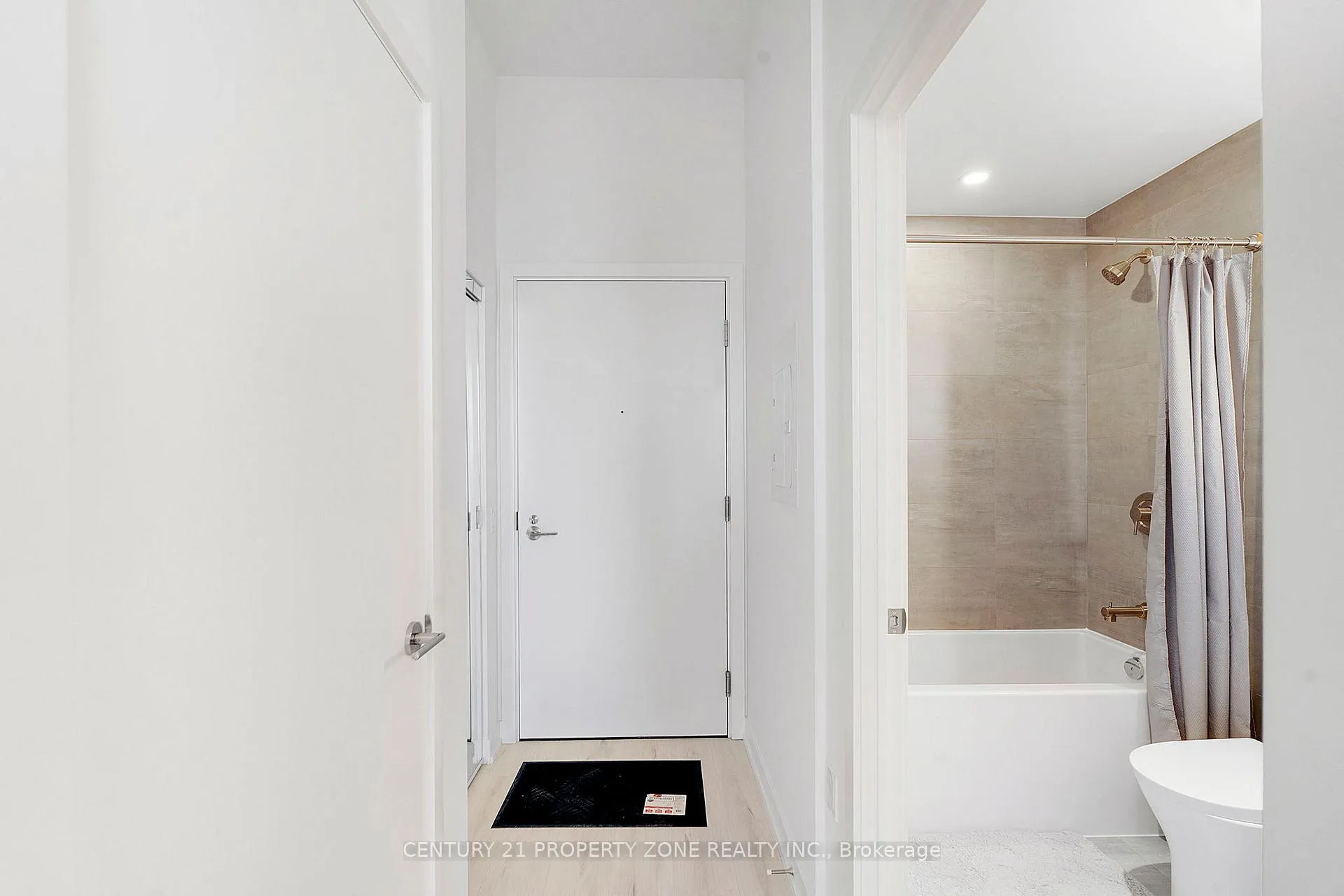 Photo 7 of Unit 904N, 120 Broadway Avenue, Toronto, Mount Pleasant West — HOMEH
