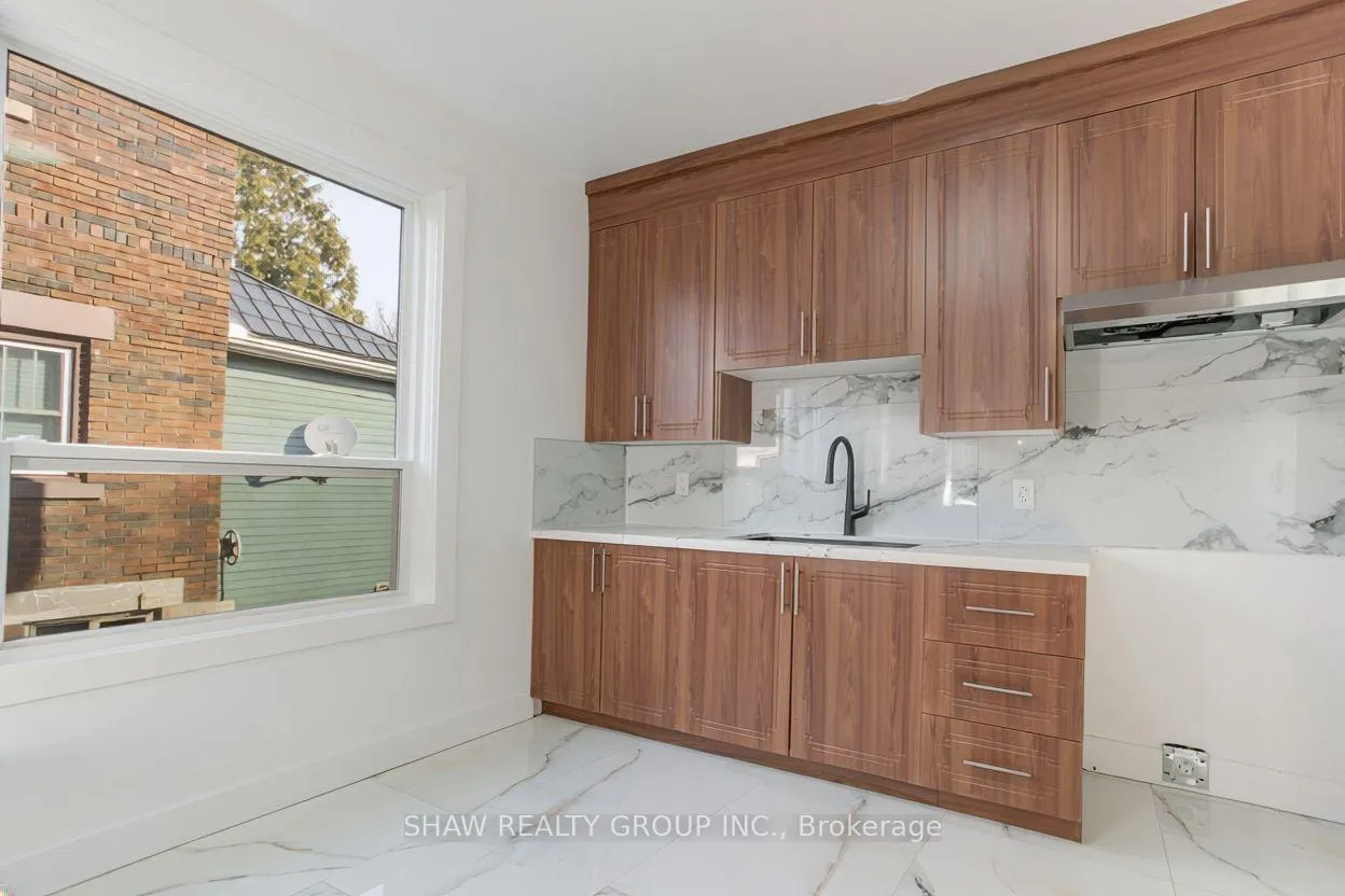 Photo 13 of 80 Lancaster Street W, Kitchener — HOMEH