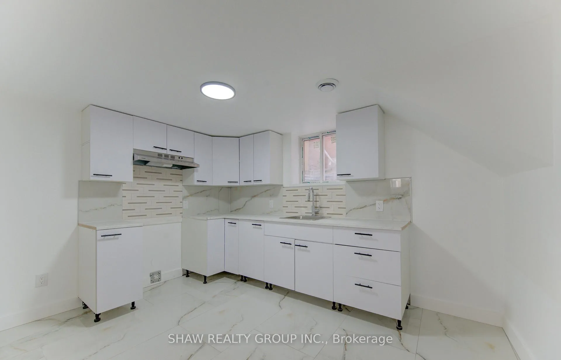 Photo 32 of 80 Lancaster Street W, Kitchener — HOMEH