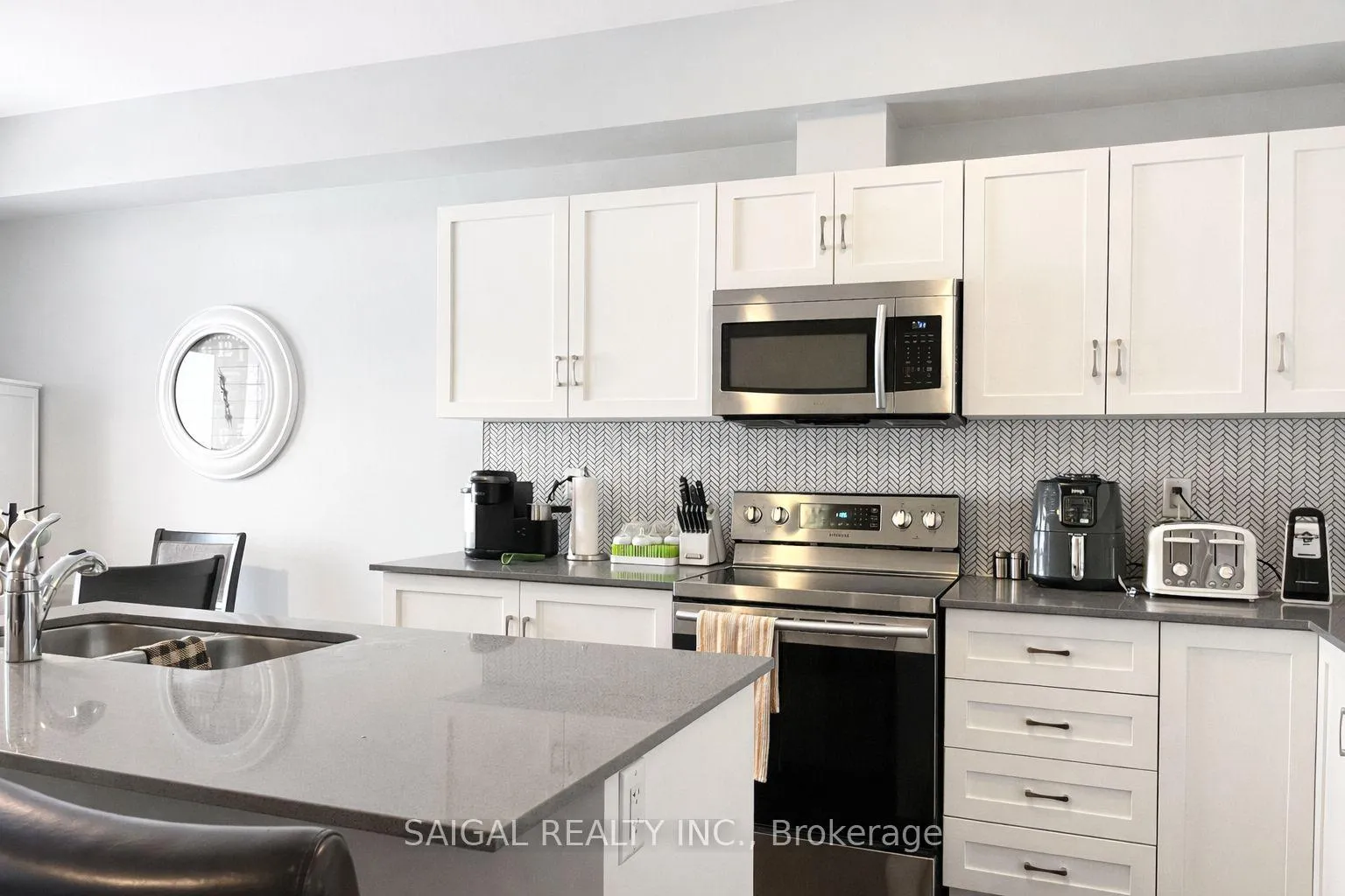 Photo 3 of Unit 75, 324 Equestrian Way, Cambridge, Hagey — HOMEH