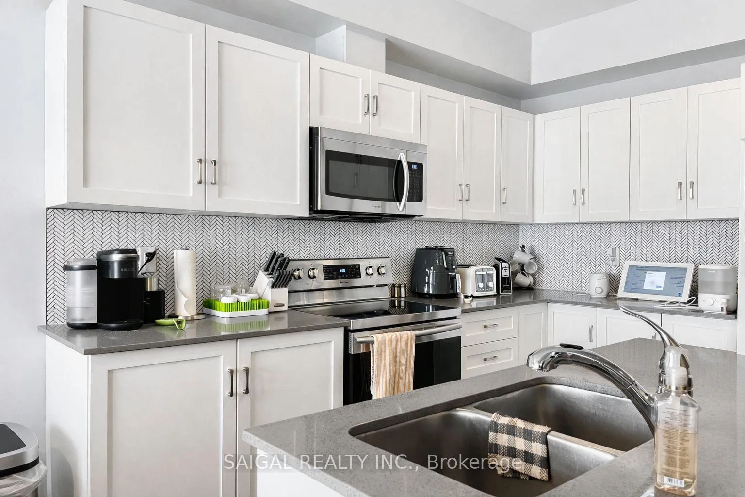 Photo 4 of Unit 75, 324 Equestrian Way, Cambridge, Hagey — HOMEH