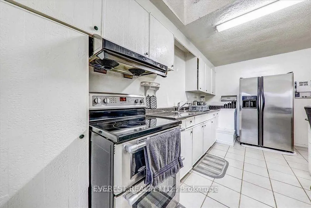 Photo 4 of 9 Benlight Crescent, Scarborough, Woburn — HOMEH