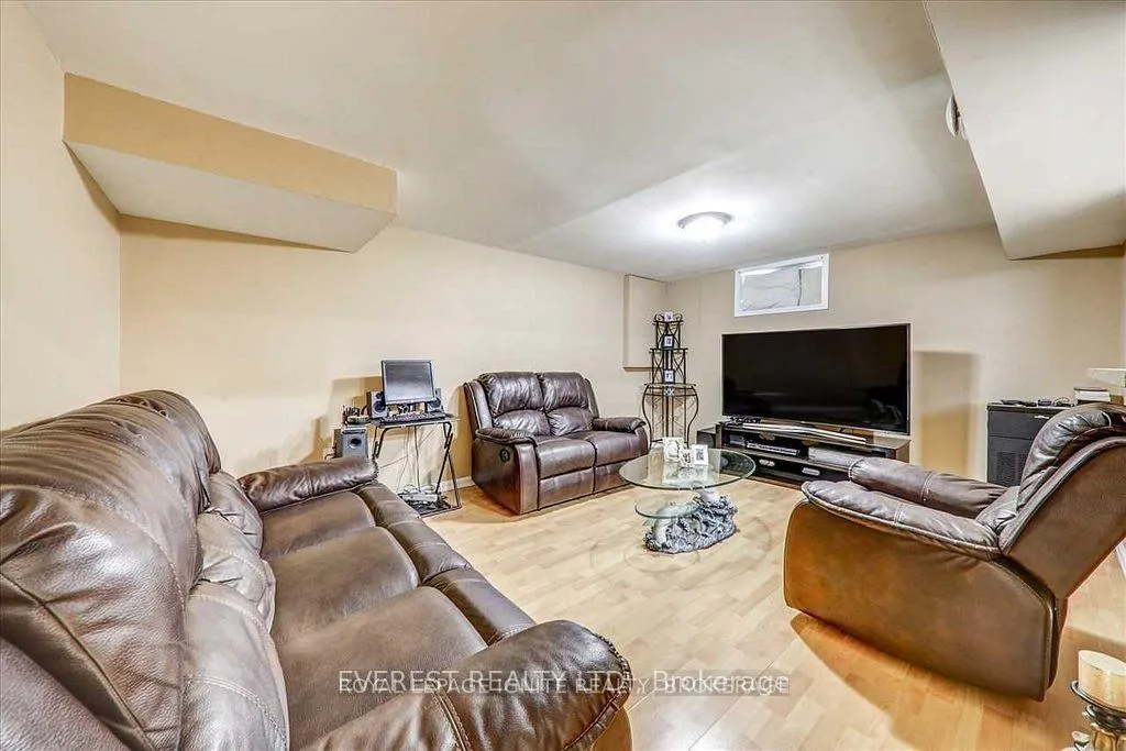 Photo 9 of 9 Benlight Crescent, Scarborough, Woburn — HOMEH