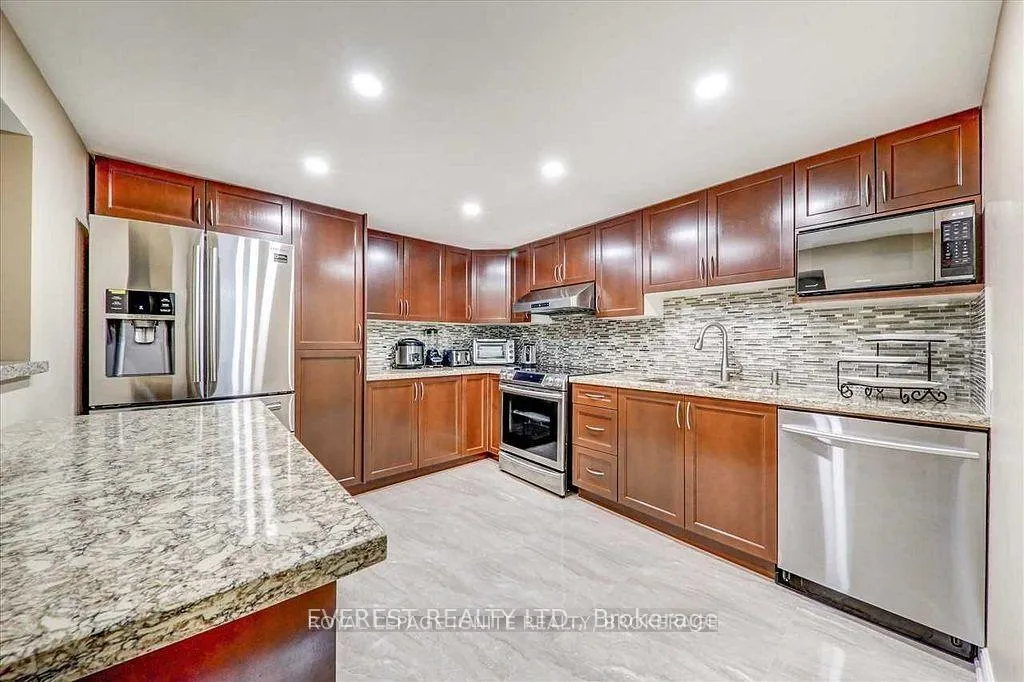 Photo 10 of 9 Benlight Crescent, Scarborough, Woburn — HOMEH