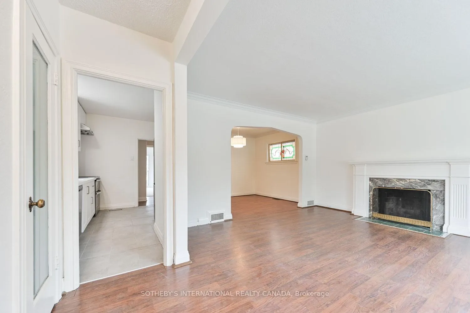 Photo 5 of 2 Wingate Place, Toronto, Forest Hill North — HOMEH