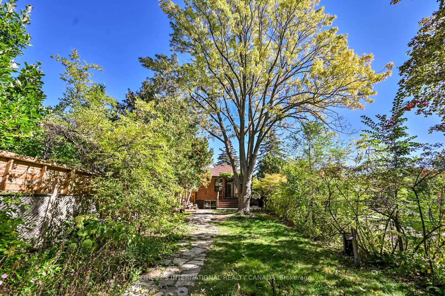 Photo 33 of 2 Wingate Place, Toronto, Forest Hill North — HOMEH