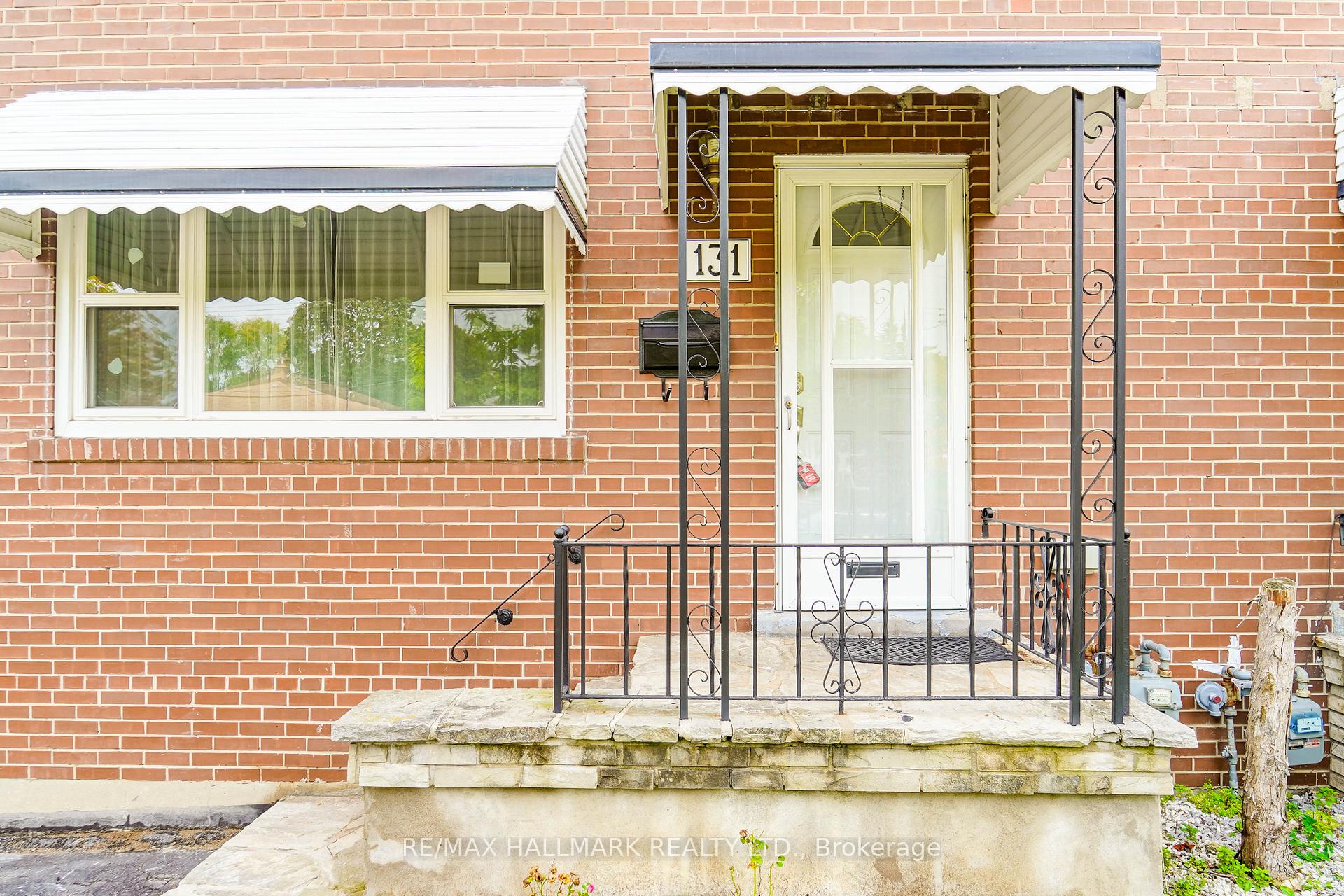 Photo 3 of 131 Painted Post Drive, Scarborough, Woburn — HOMEH