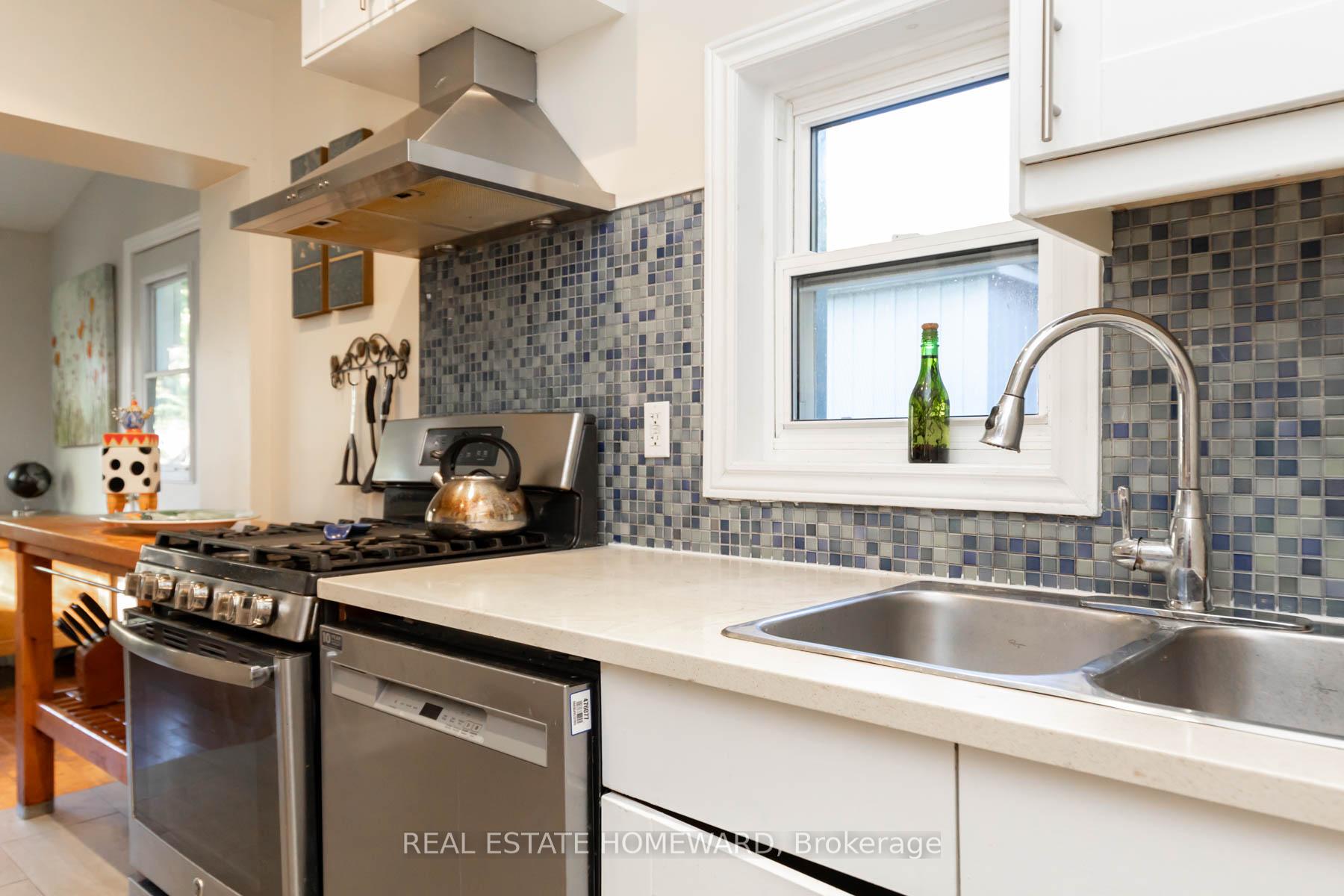 Photo 11 of 6 Balfour Avenue, Toronto, Crescent Town — HOMEH