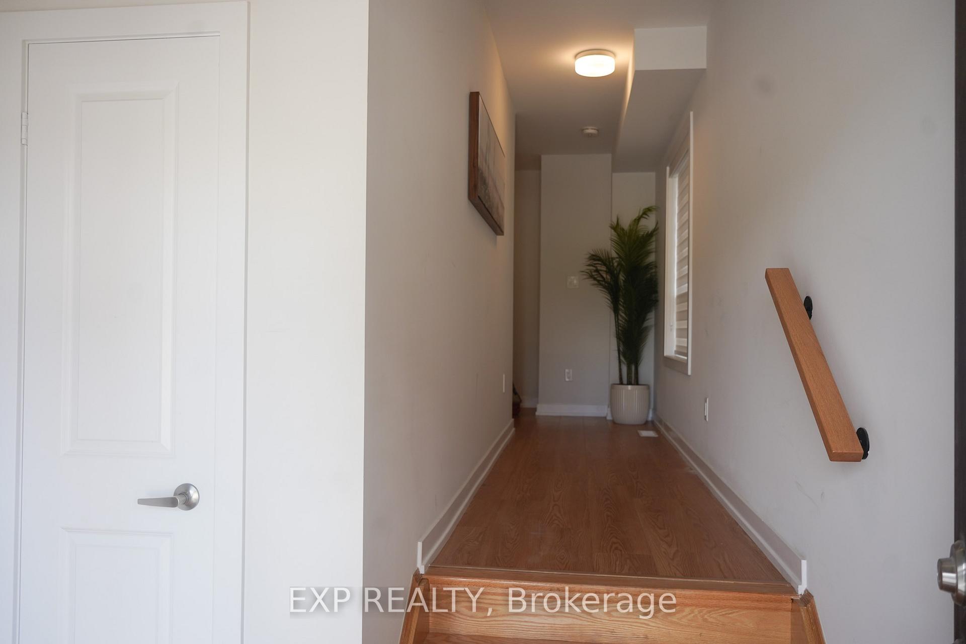 Photo 4 of 128 Danielle Moore Circle, Scarborough, Bendale — HOMEH