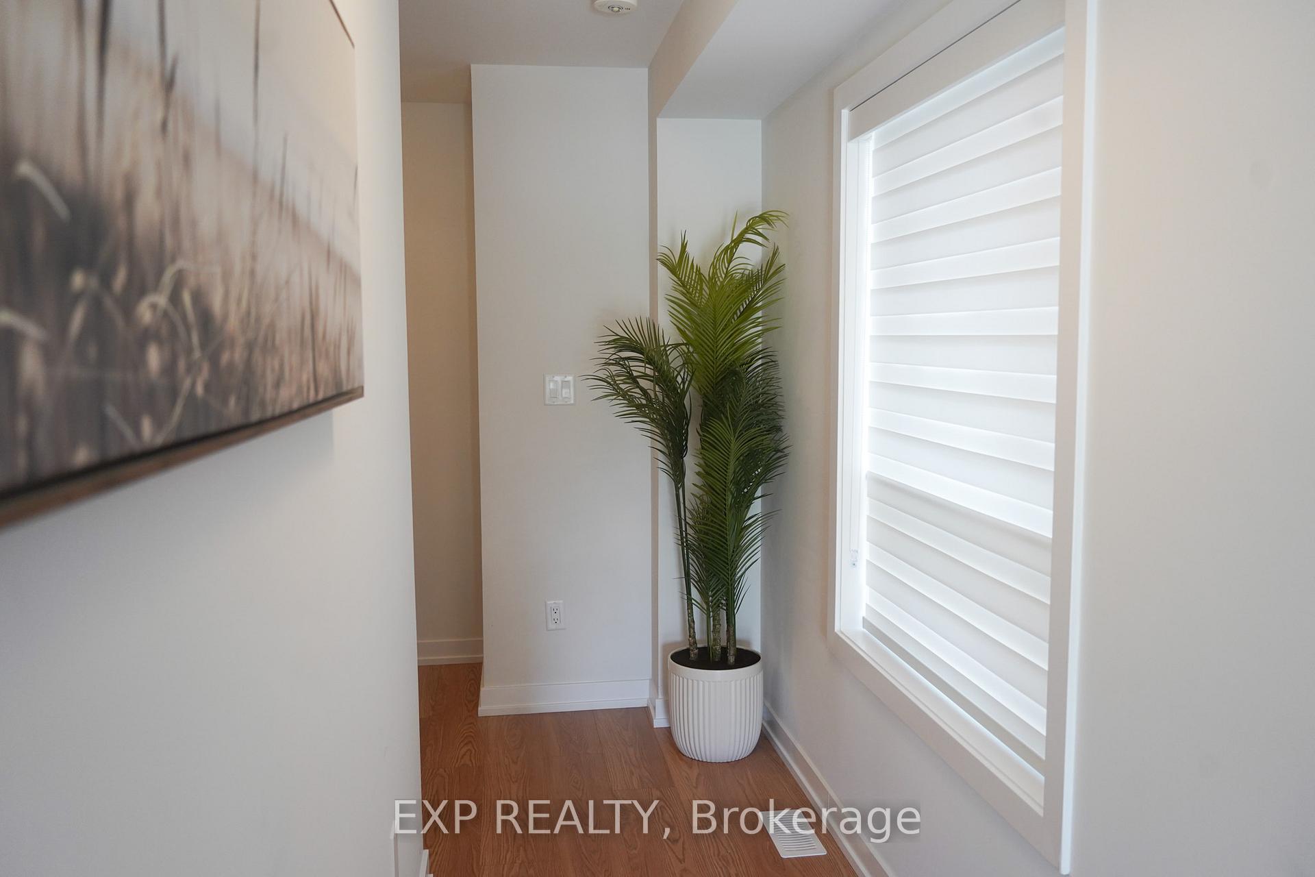 Photo 5 of 128 Danielle Moore Circle, Scarborough, Bendale — HOMEH