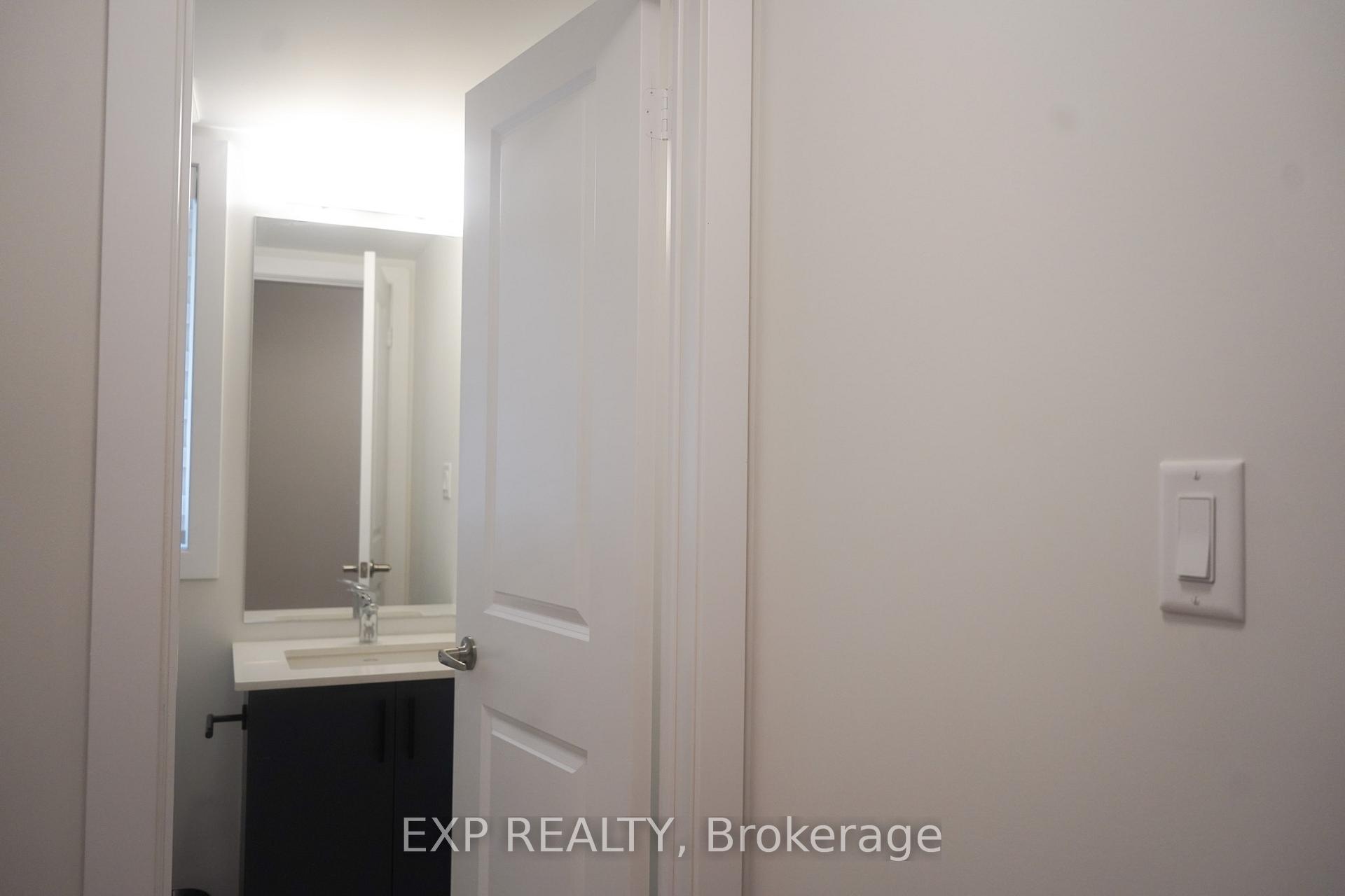Photo 8 of 128 Danielle Moore Circle, Scarborough, Bendale — HOMEH