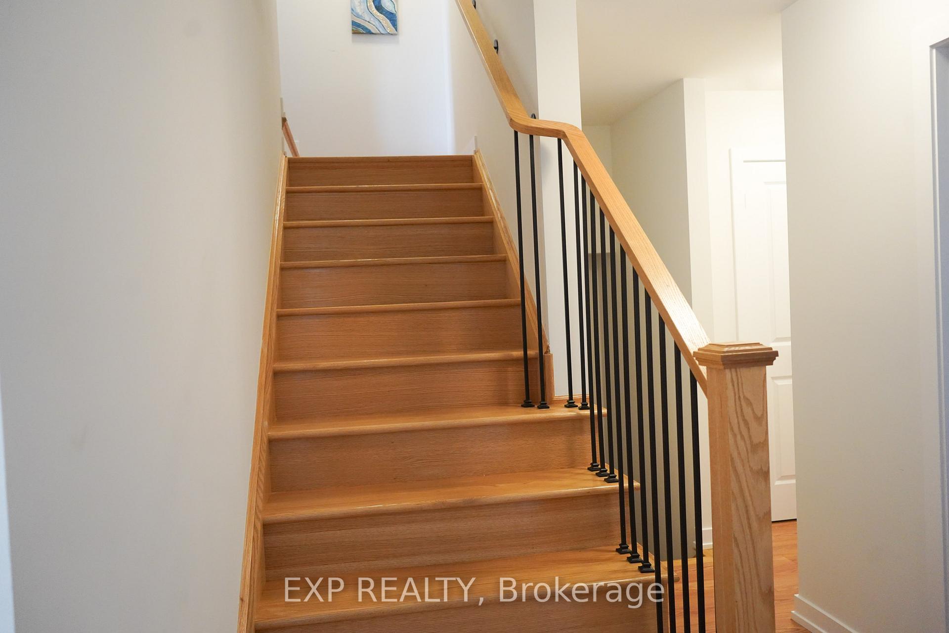 Photo 12 of 128 Danielle Moore Circle, Scarborough, Bendale — HOMEH