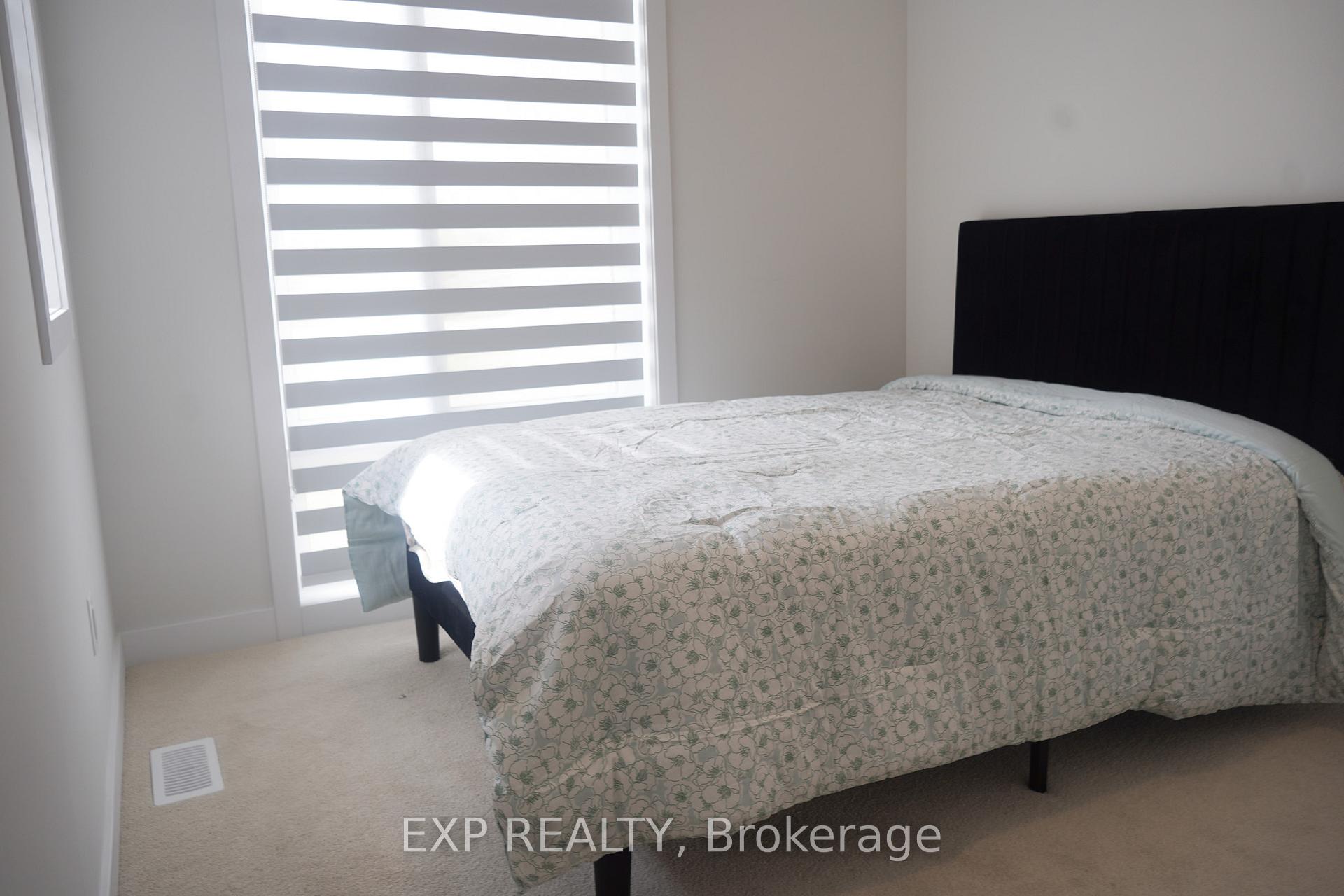 Photo 38 of 128 Danielle Moore Circle, Scarborough, Bendale — HOMEH