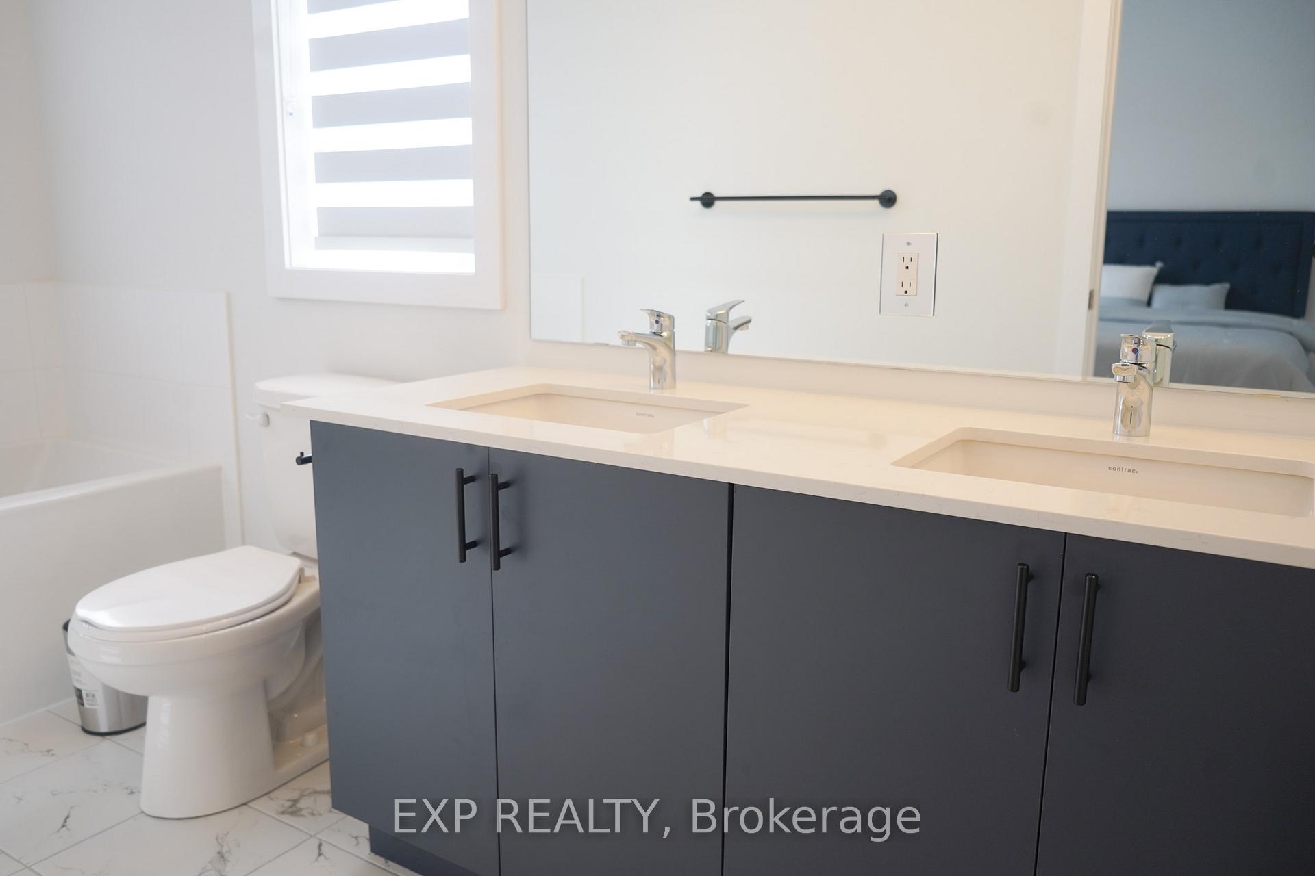 Photo 44 of 128 Danielle Moore Circle, Scarborough, Bendale — HOMEH