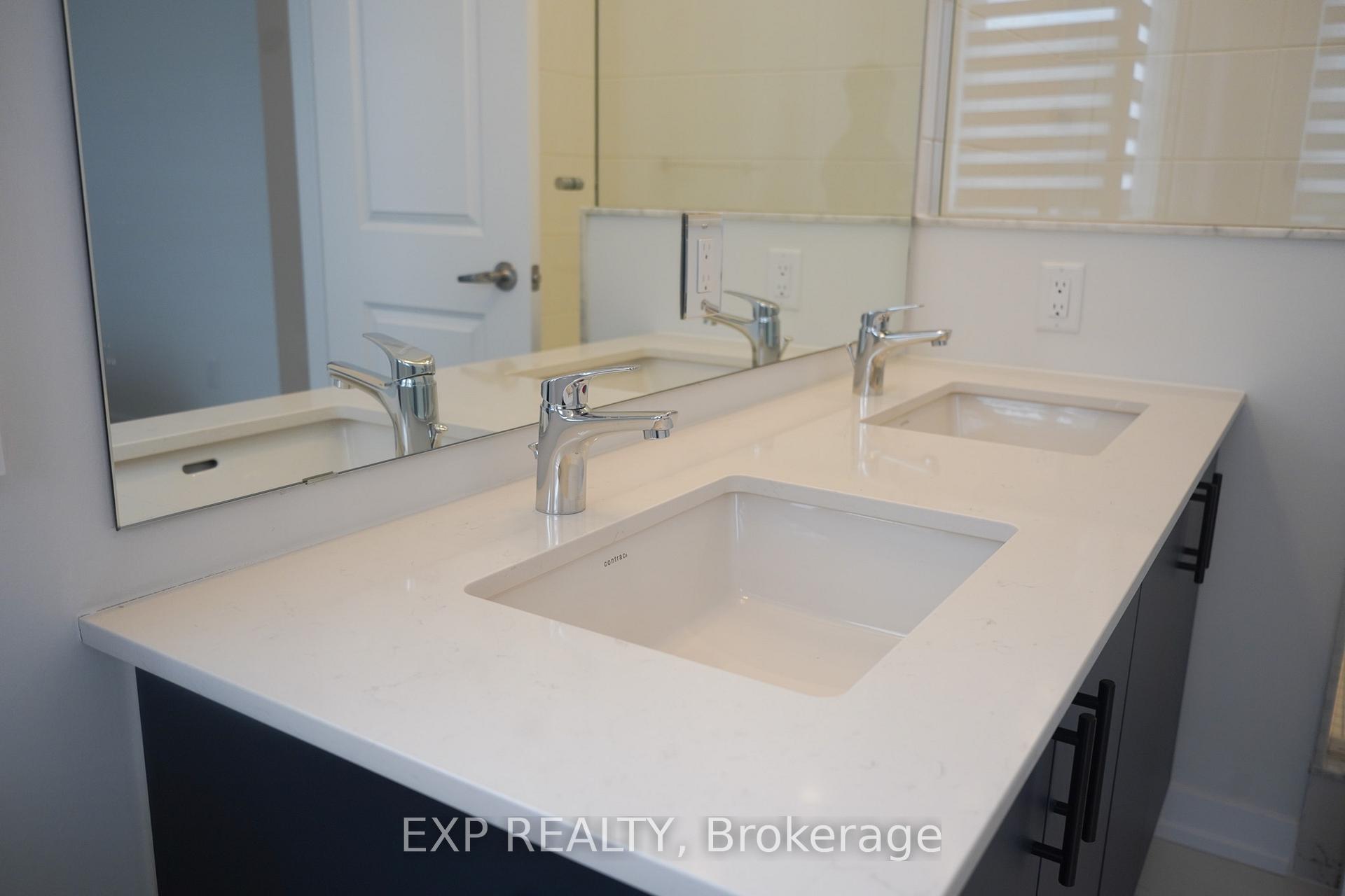 Photo 45 of 128 Danielle Moore Circle, Scarborough, Bendale — HOMEH