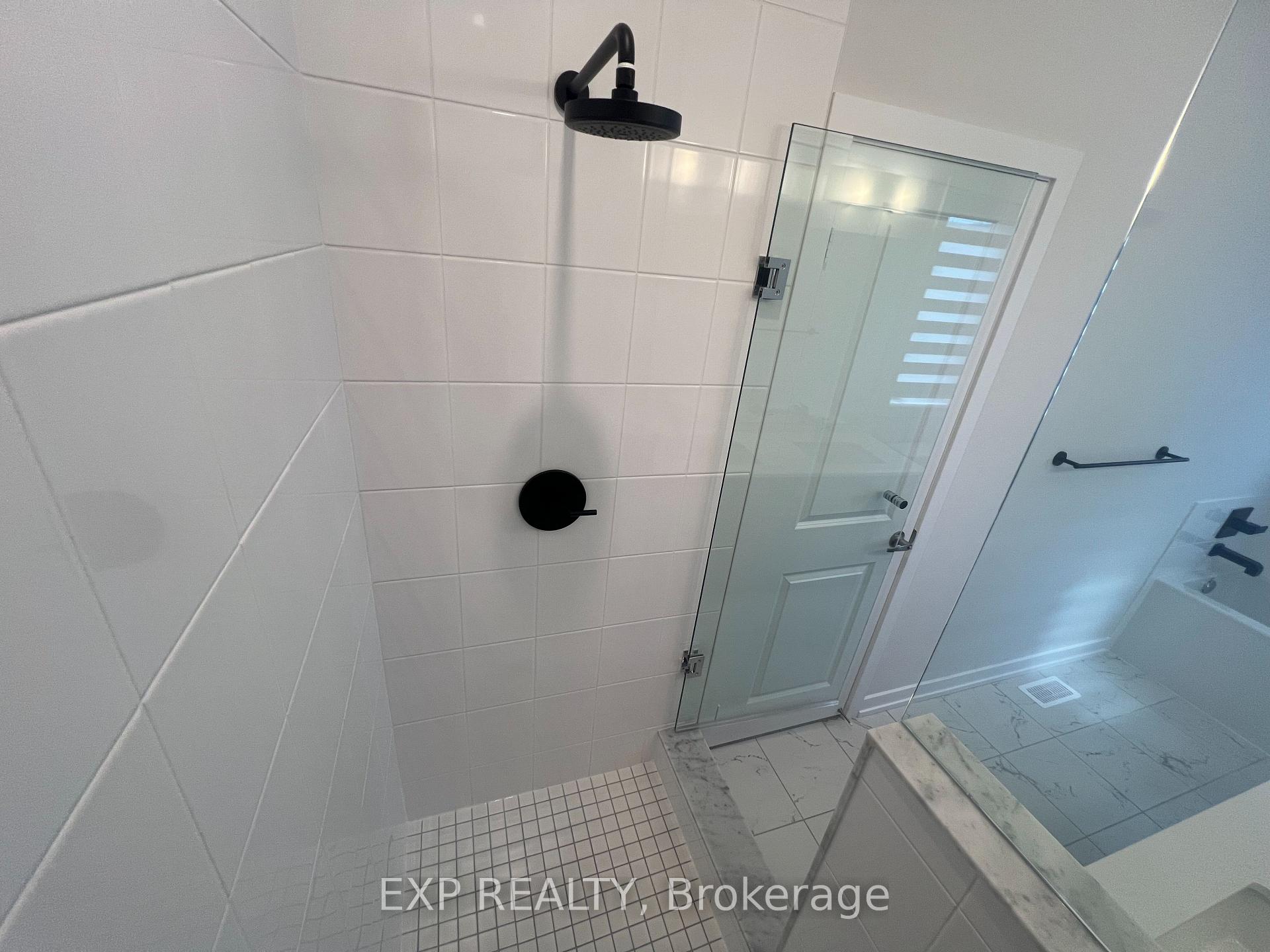 Photo 48 of 128 Danielle Moore Circle, Scarborough, Bendale — HOMEH