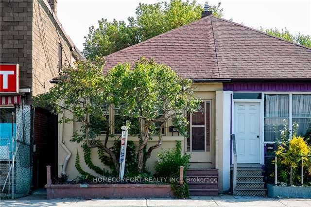 Front of 1279 Woodbine Avenue